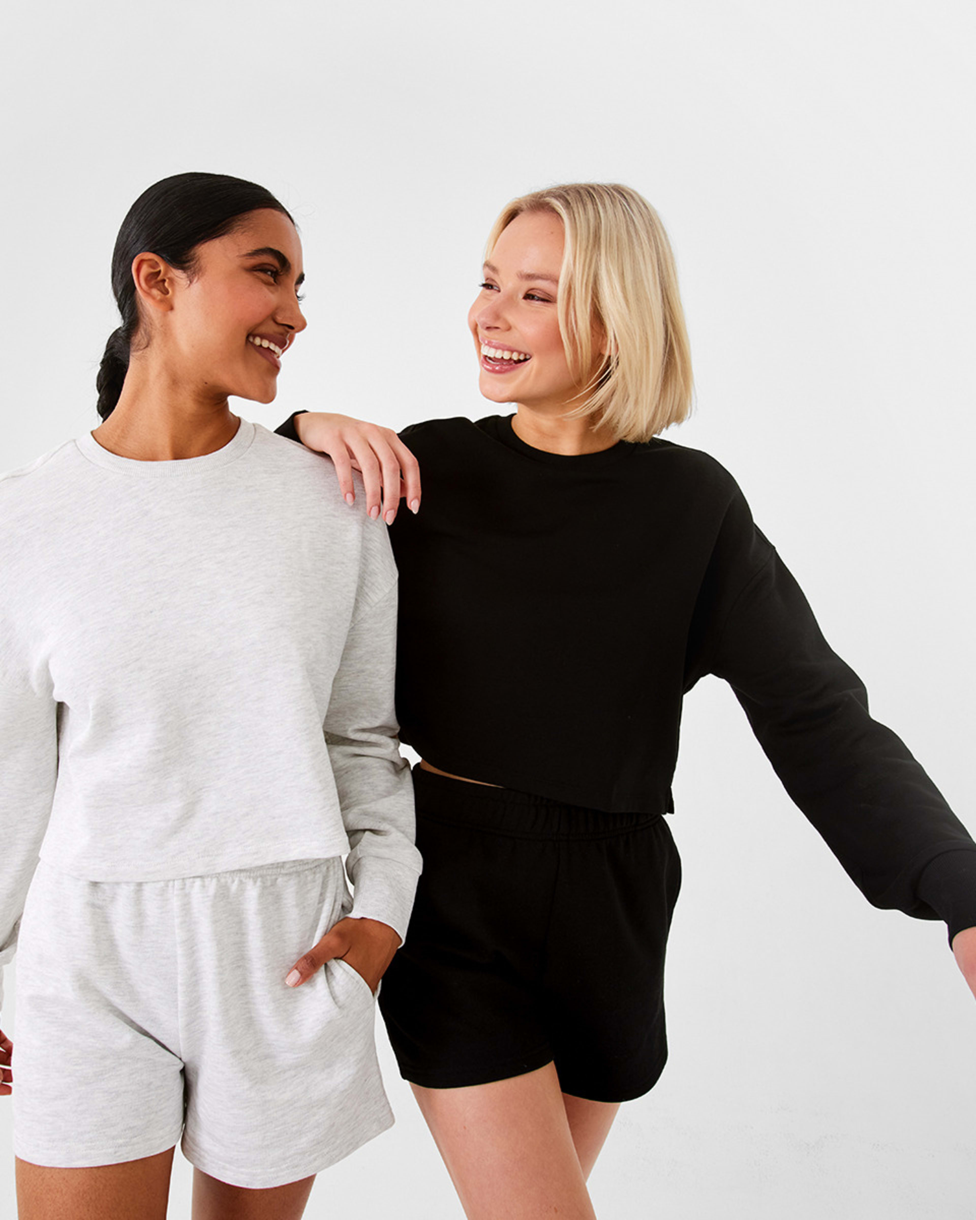 10 Active Womens Cropped Crew Neck Relaxed Sweatshirt Black, 10 of 10