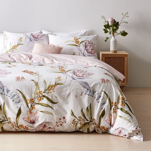 Lily Quilt Cover Set - Queen Bed