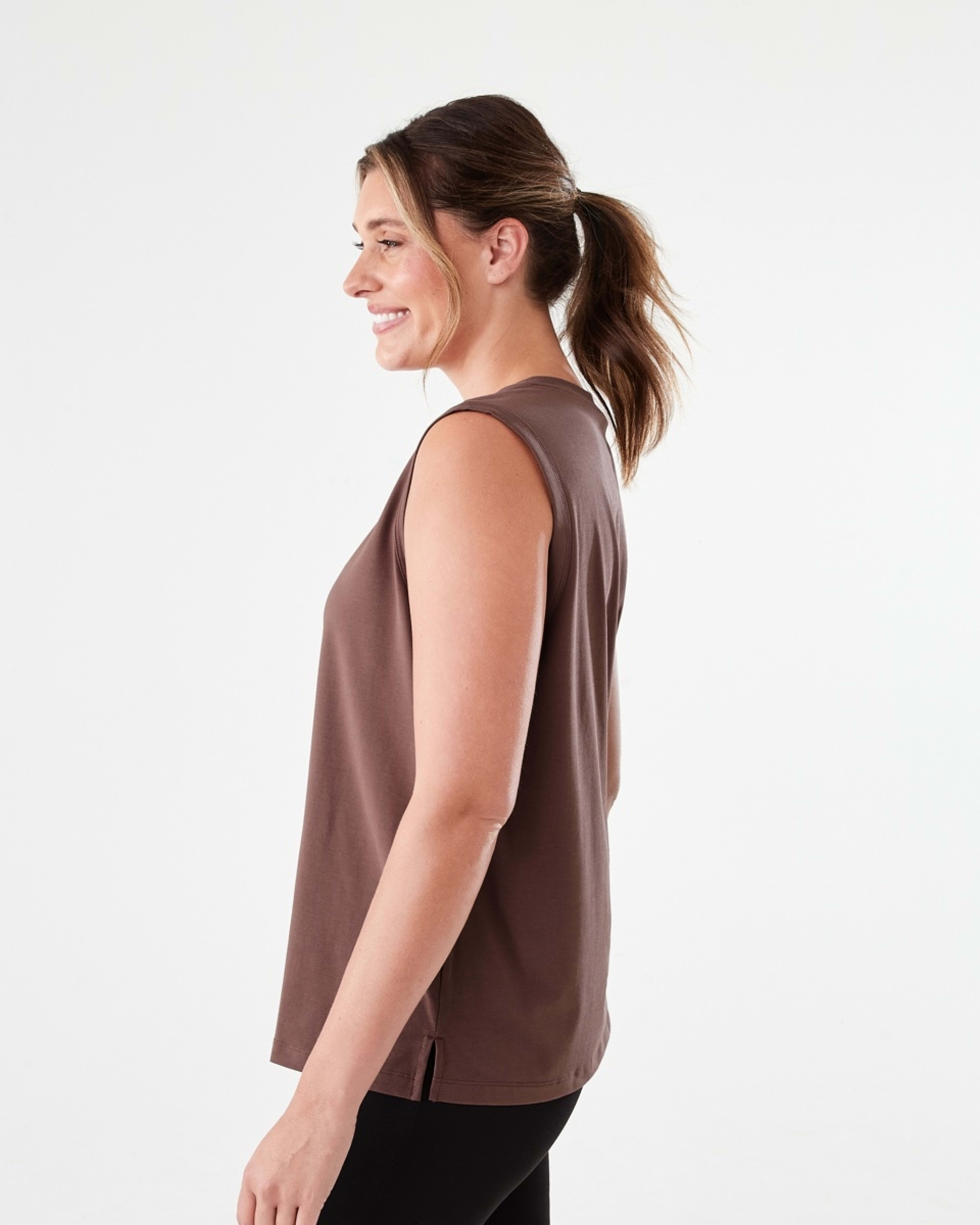 2 Active Womens Muscle Tank Nutmeg Brn, 2 of 6