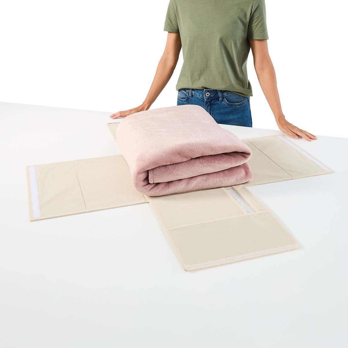 HOLBOX BEIGE LINEN TWO-PIECE SET