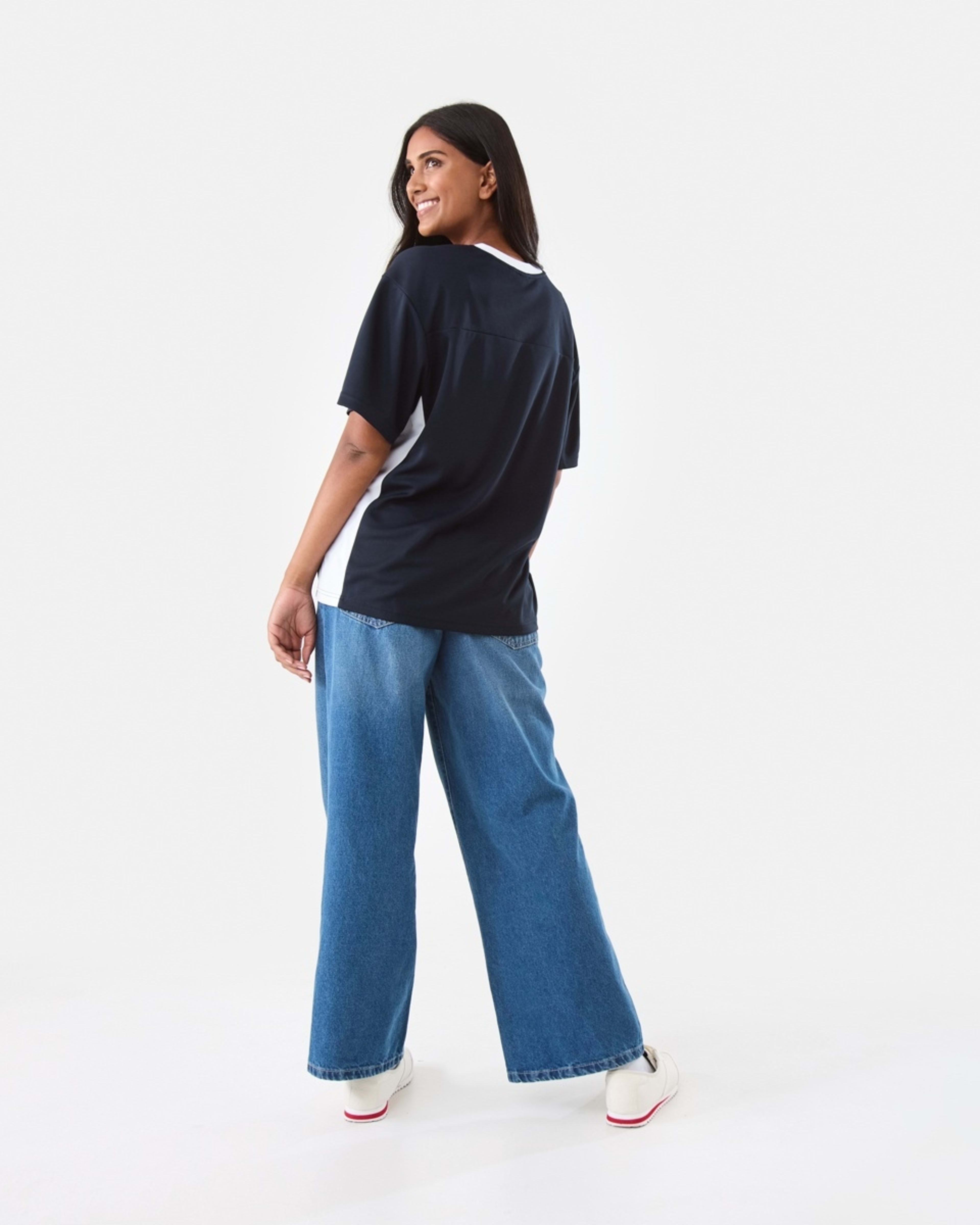 4 Short Sleeve Oversized Varsity Top Track 07, 4 of 8