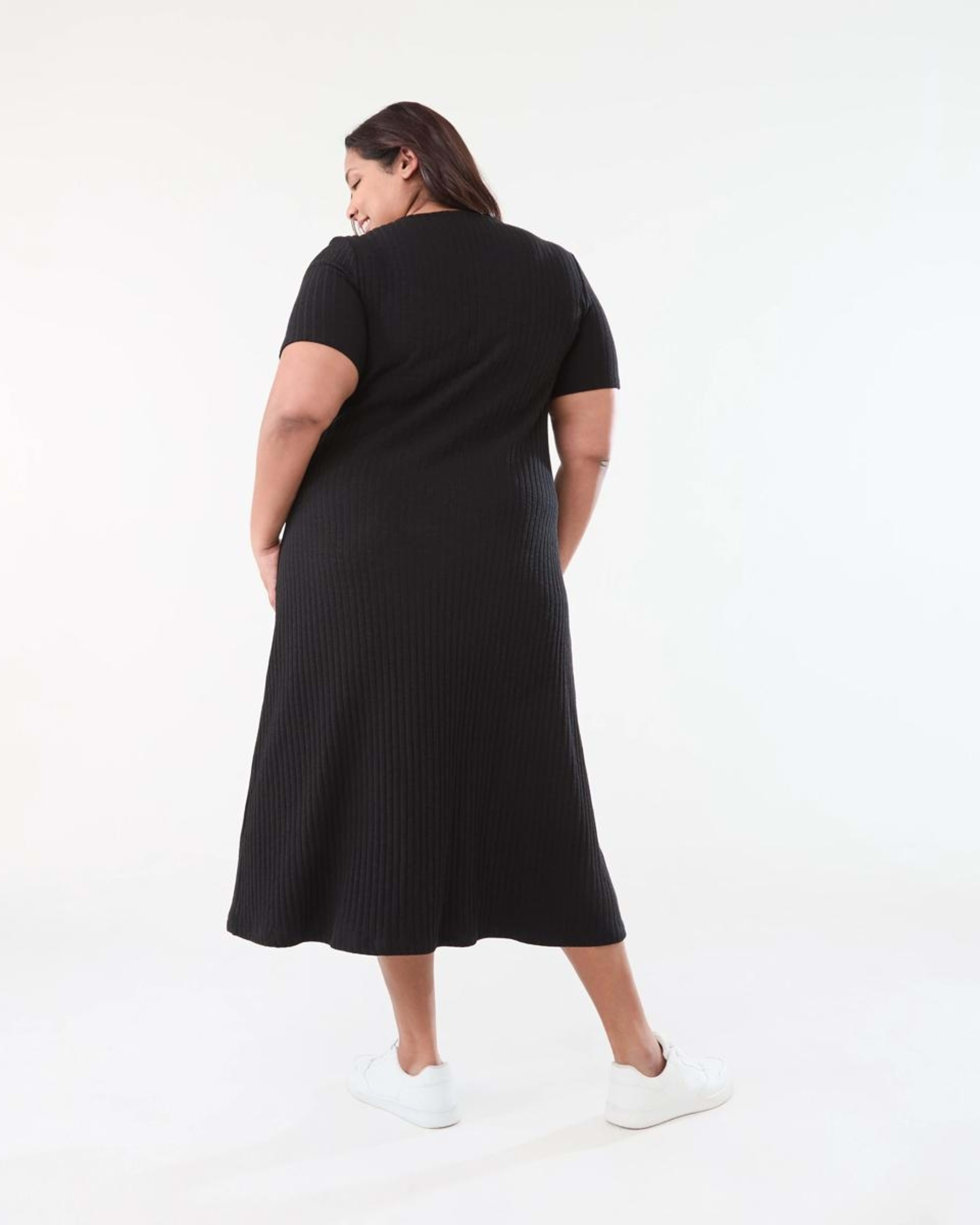3 Curve Short Sleeve Ribbed Midi Dress BLACK, 3 of 5