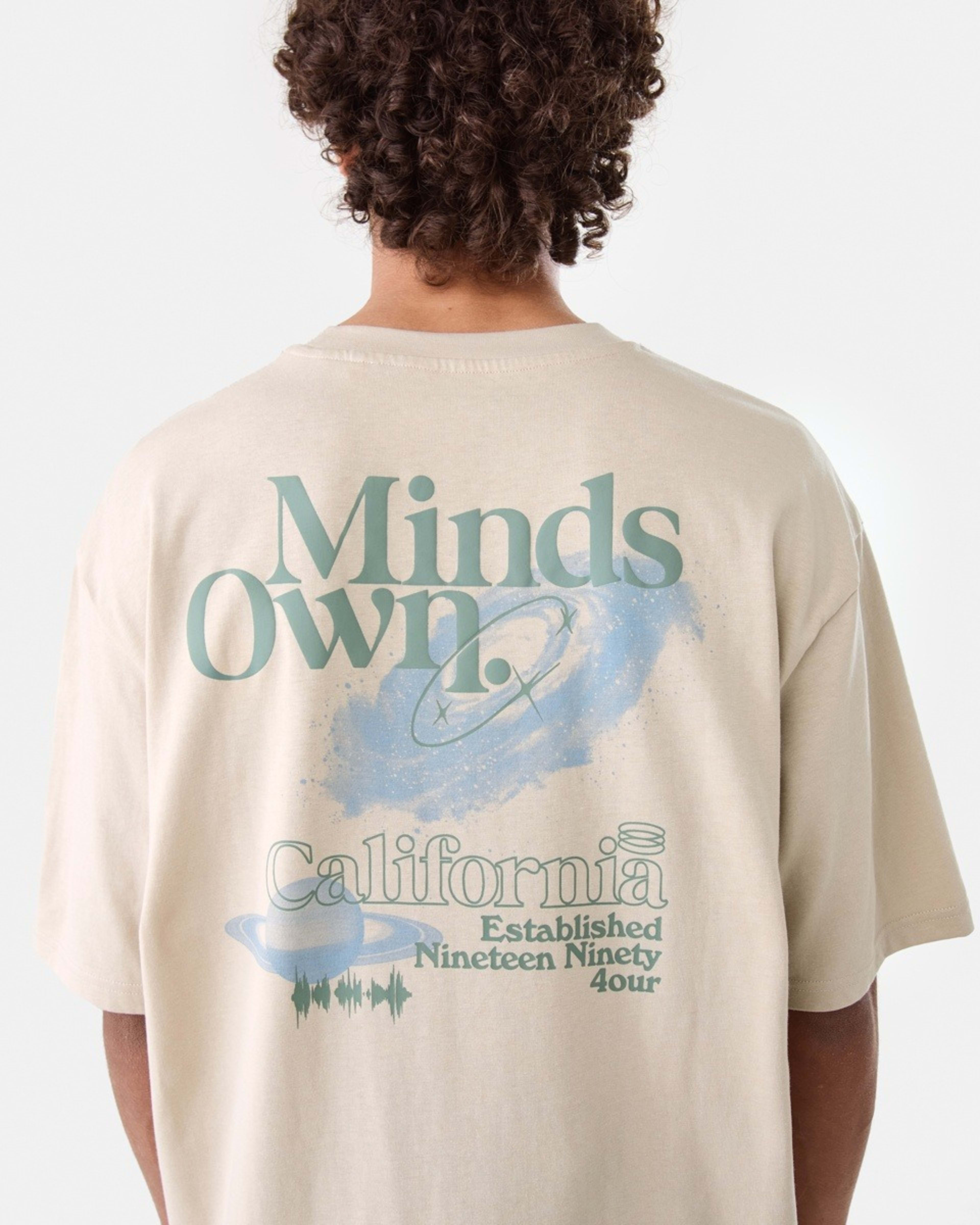 7 Oversized Graphic T-shirt MINDS OWN, 7 of 7
