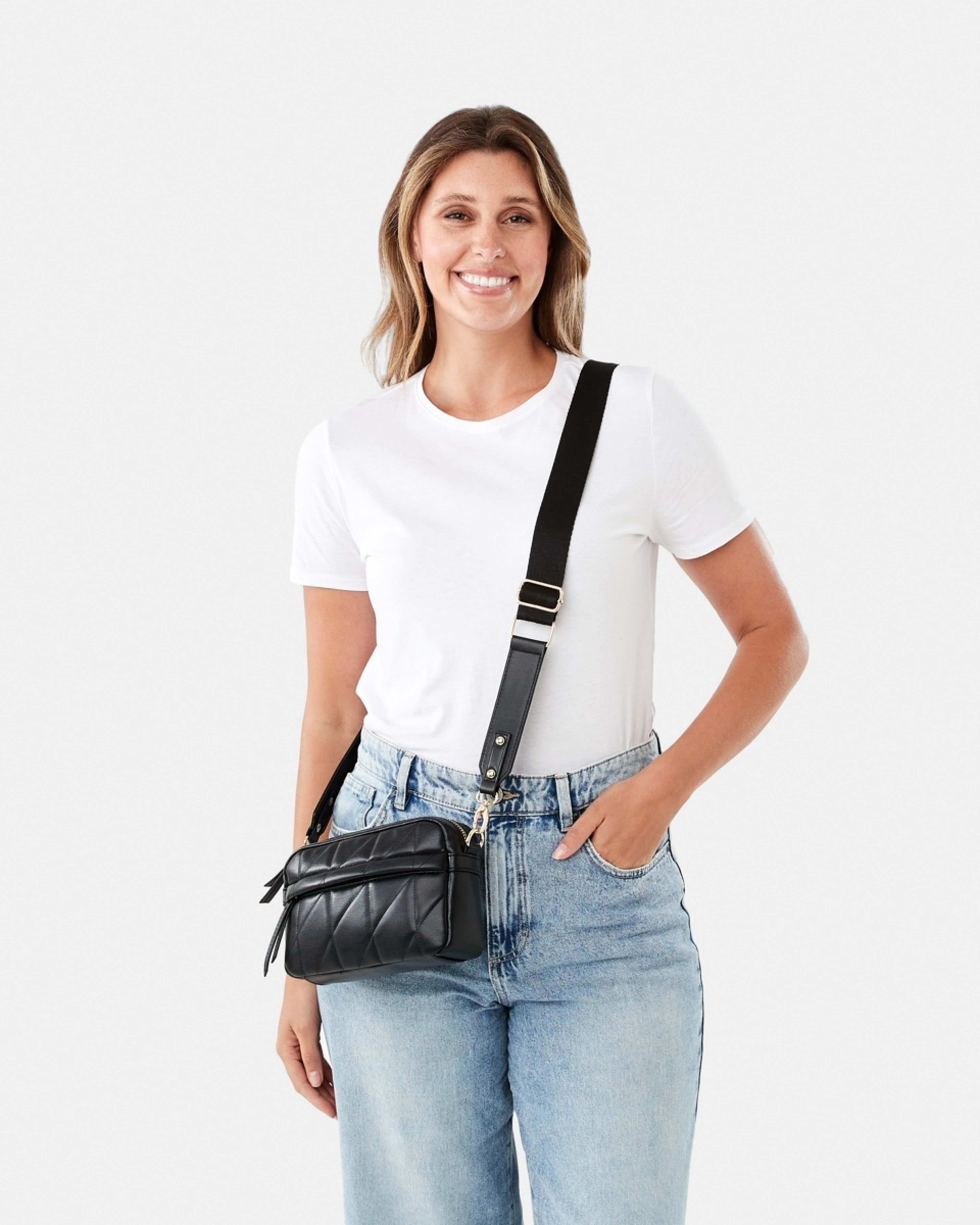 5 Quilted Crossbody Bag Black, 5 of 5