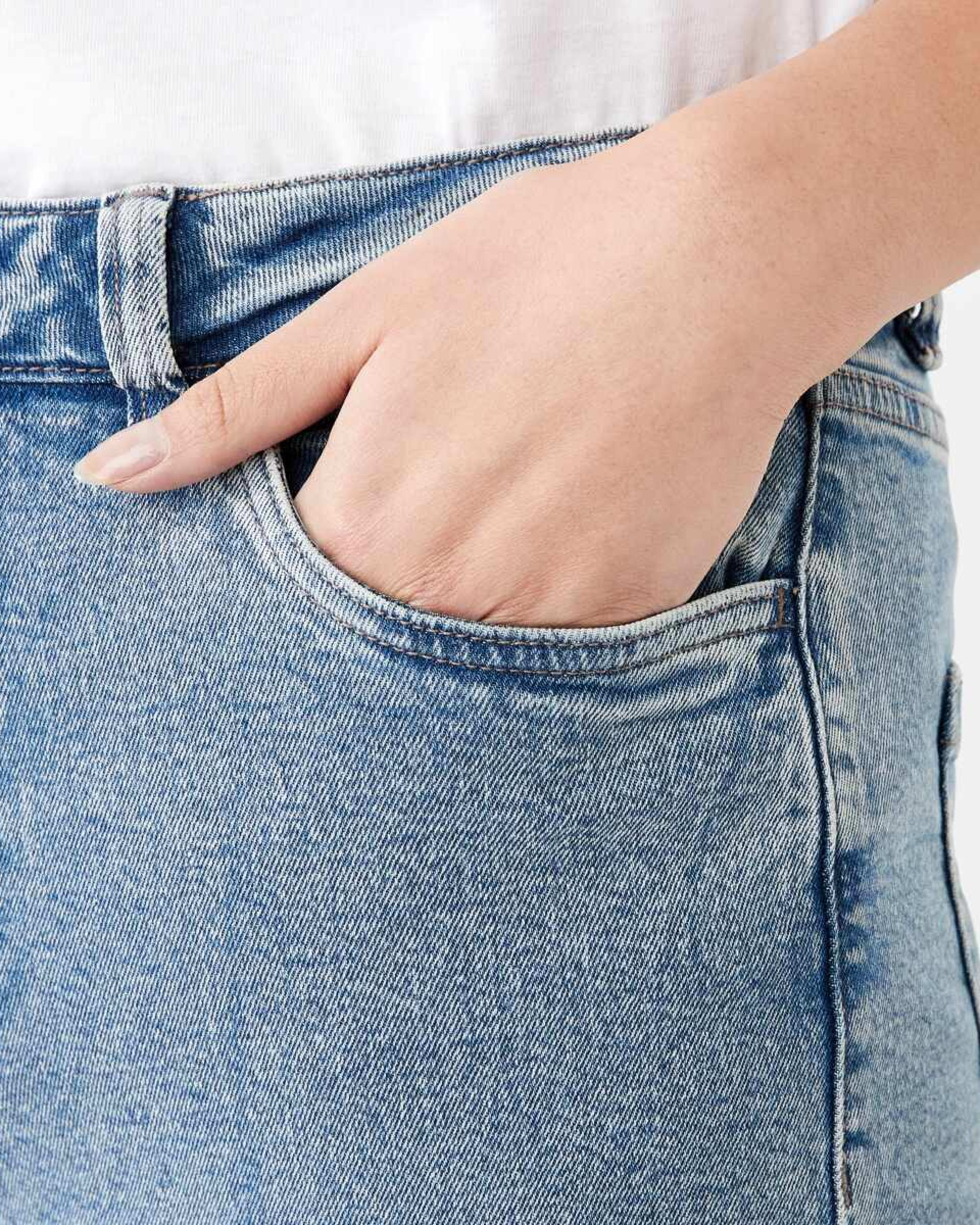 6 High Rise Straight Jeans MID WASH, 6 of 9