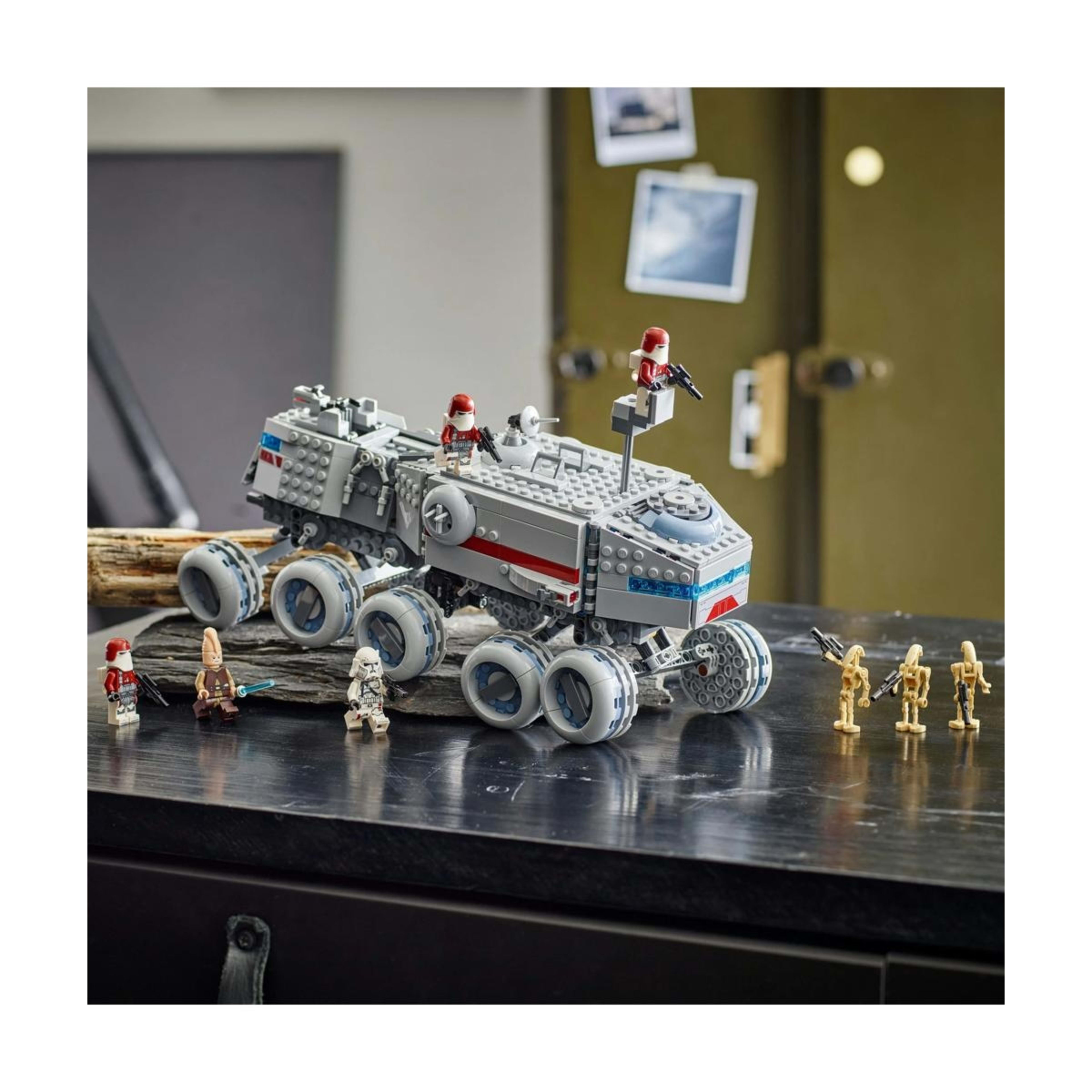 9 LEGO Star Wars Republic Juggernaut 75413, 9 of 10