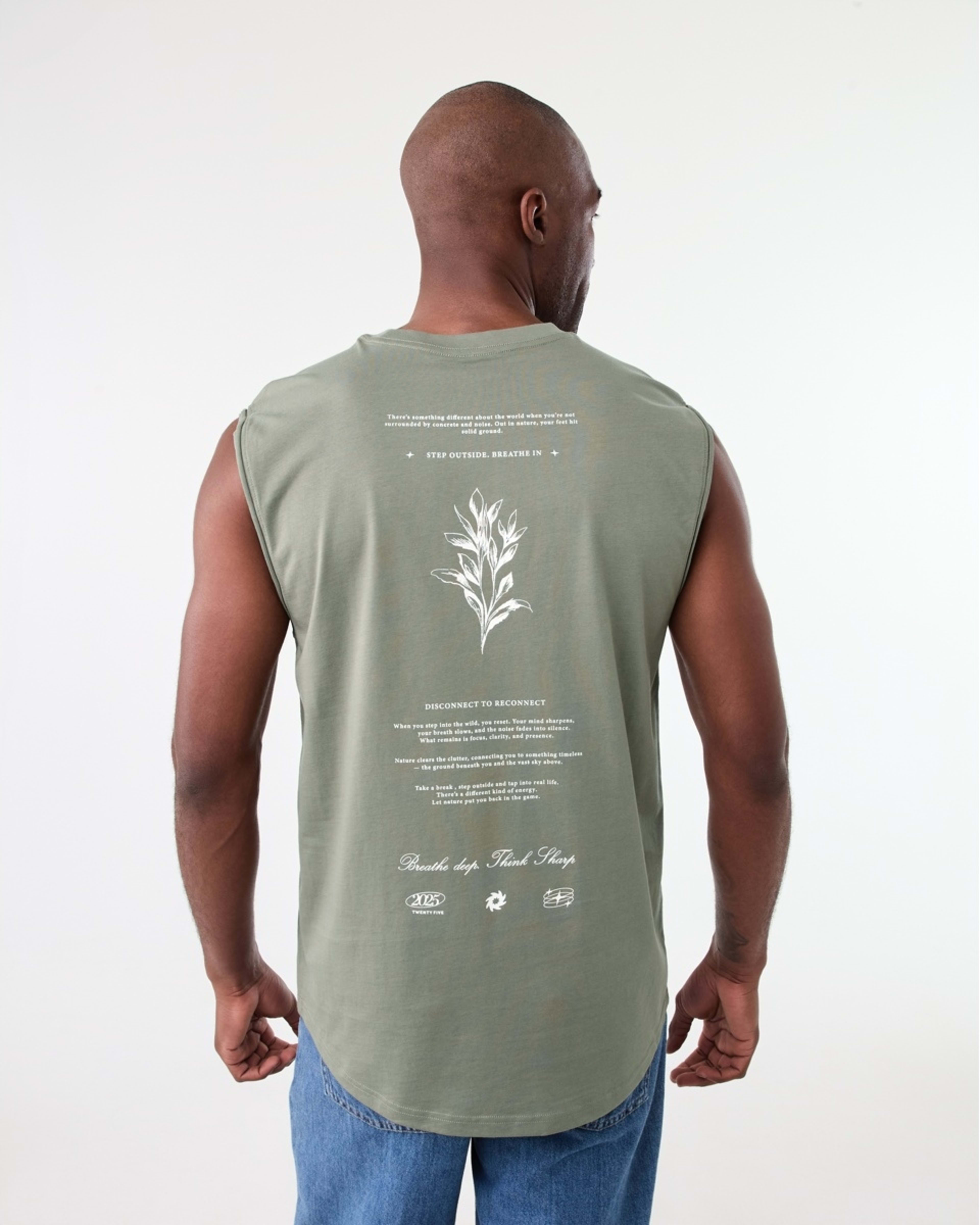 3 Graphic Curved Hem Muscle Grn Botanc, 3 of 6