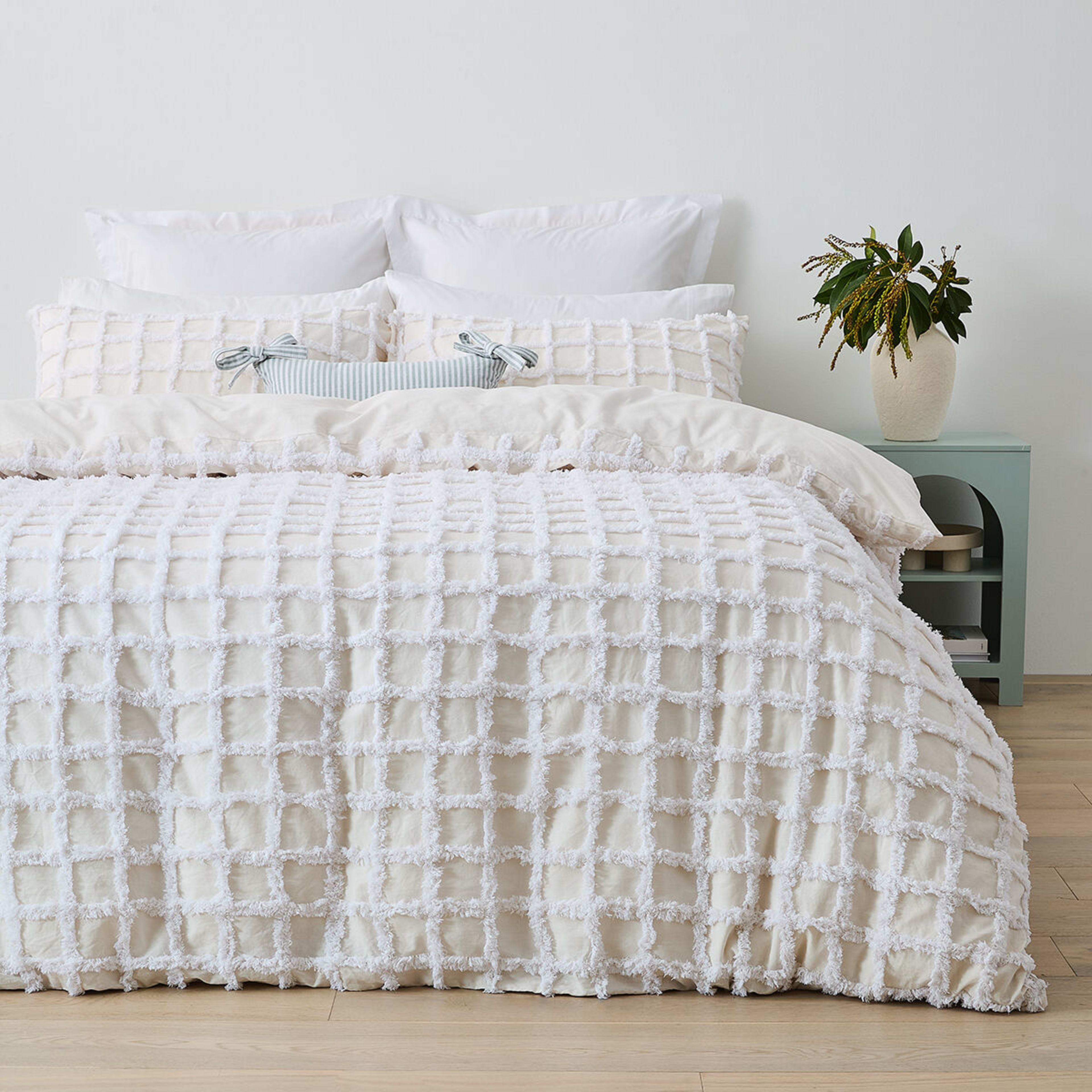 1 Ari Cotton Quilt Cover Set - Double Bed, White