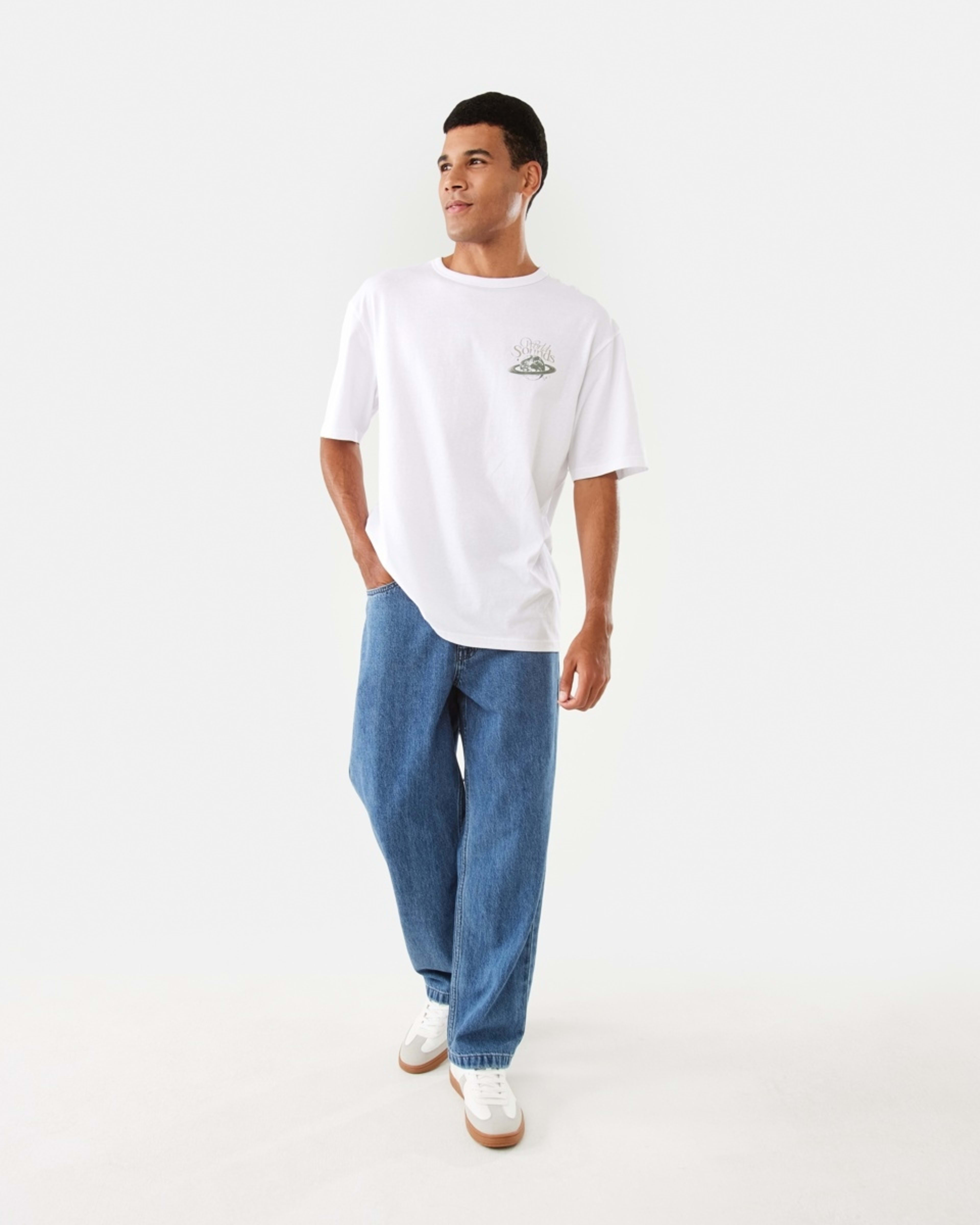 2 Oversized Graphic T-shirt White, 2 of 7