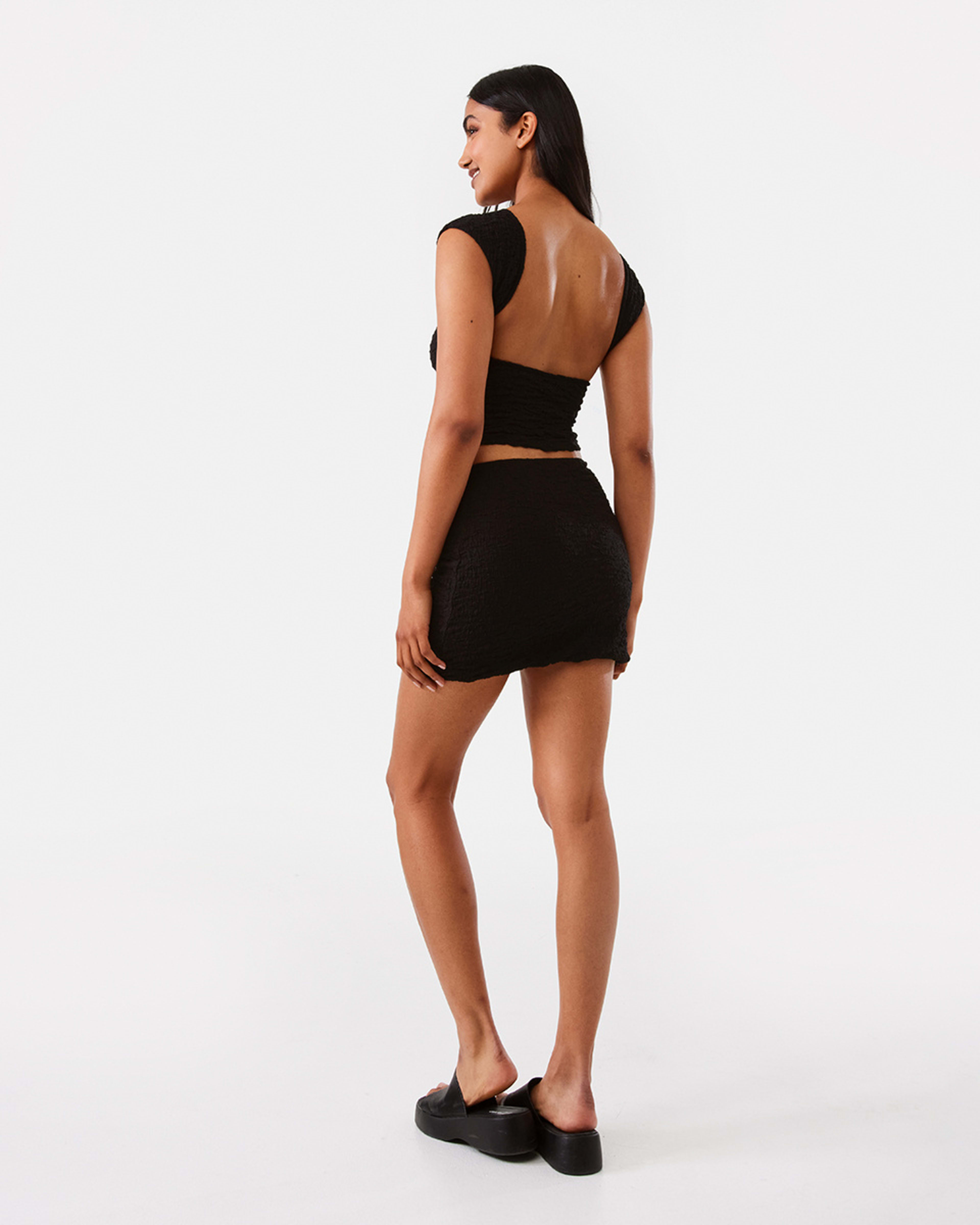4 Sleeveless Textured Open Back Top Black, 4 of 8