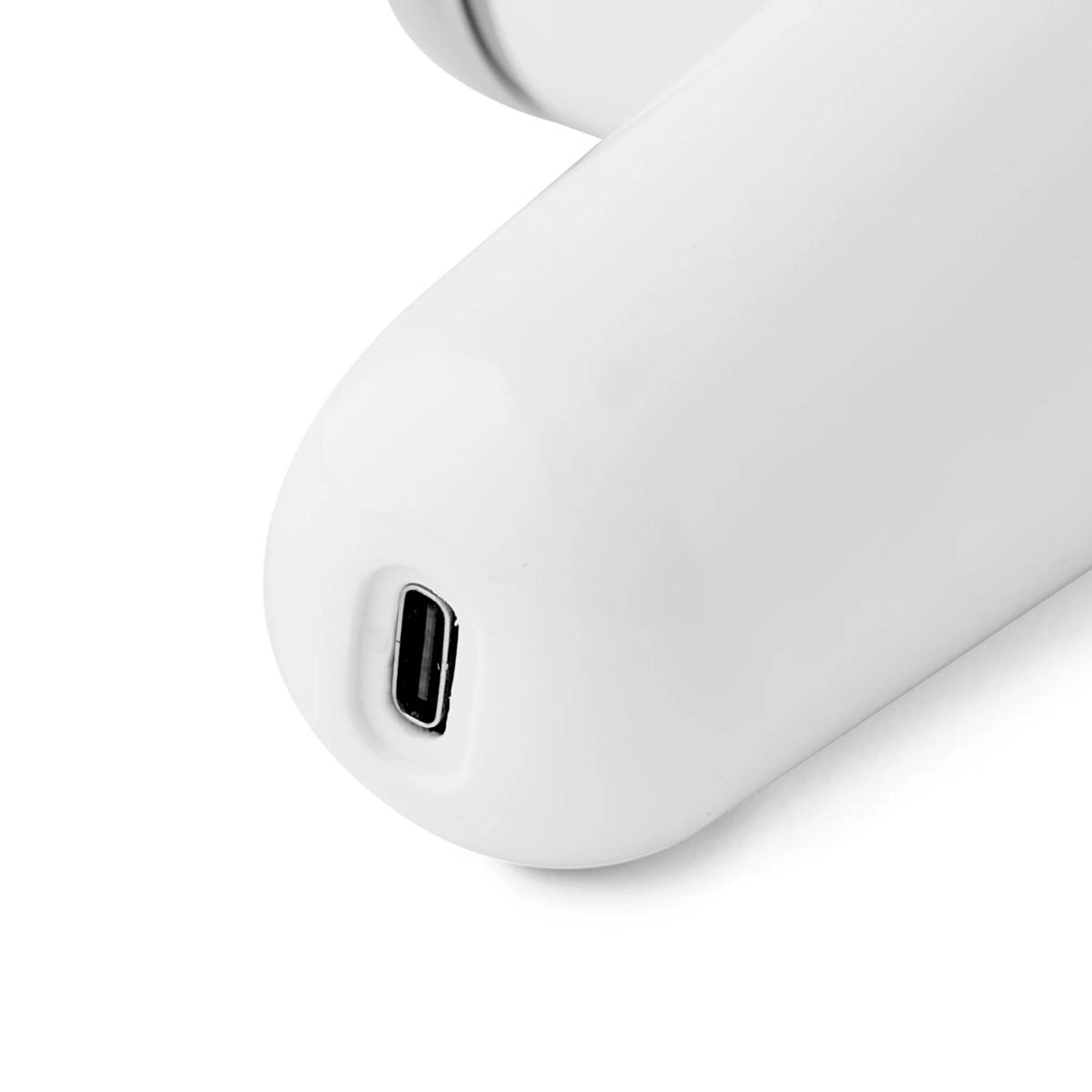 8 Rechargeable Fabric Shaver, 8 of 10