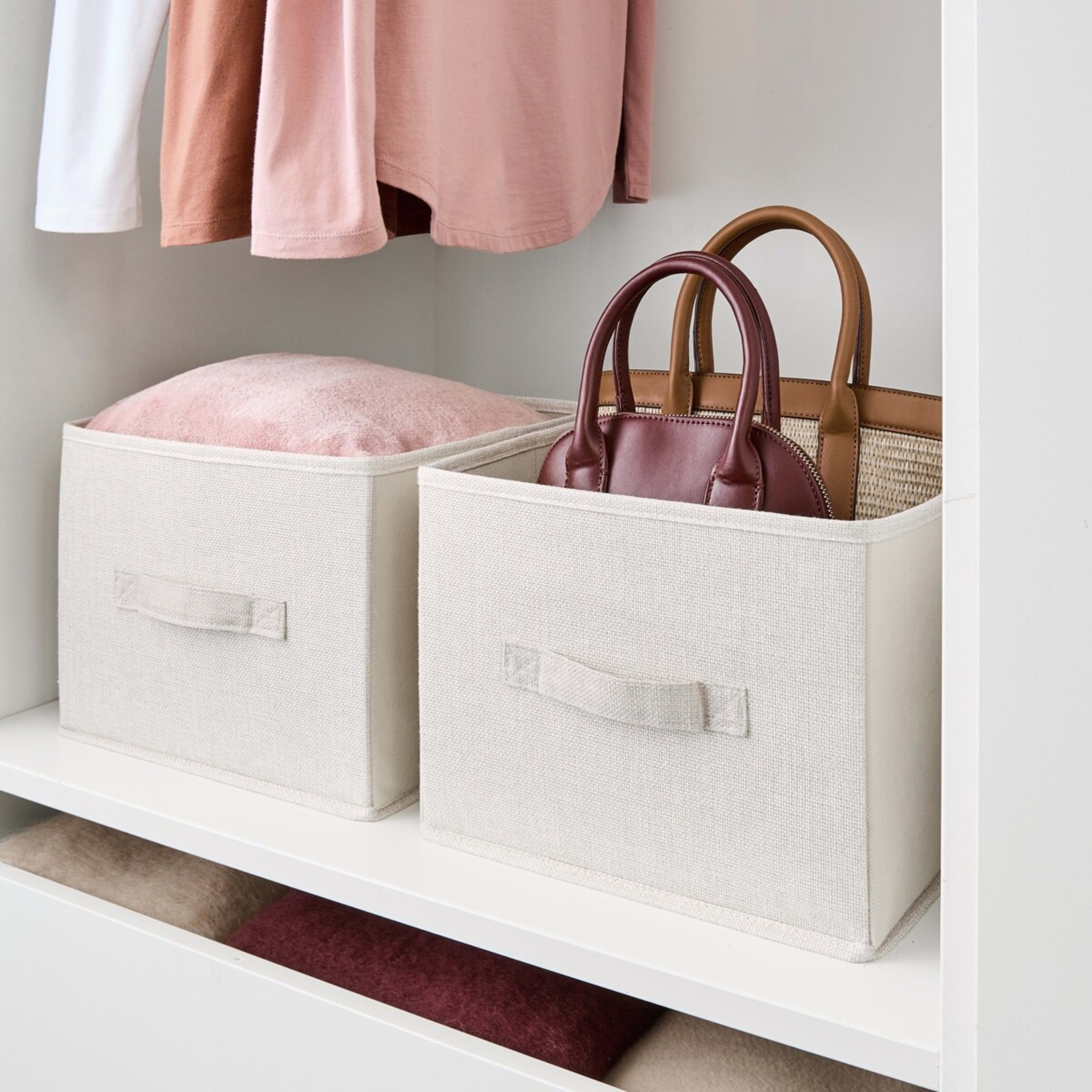 1 Set of 2 Wide Drawers