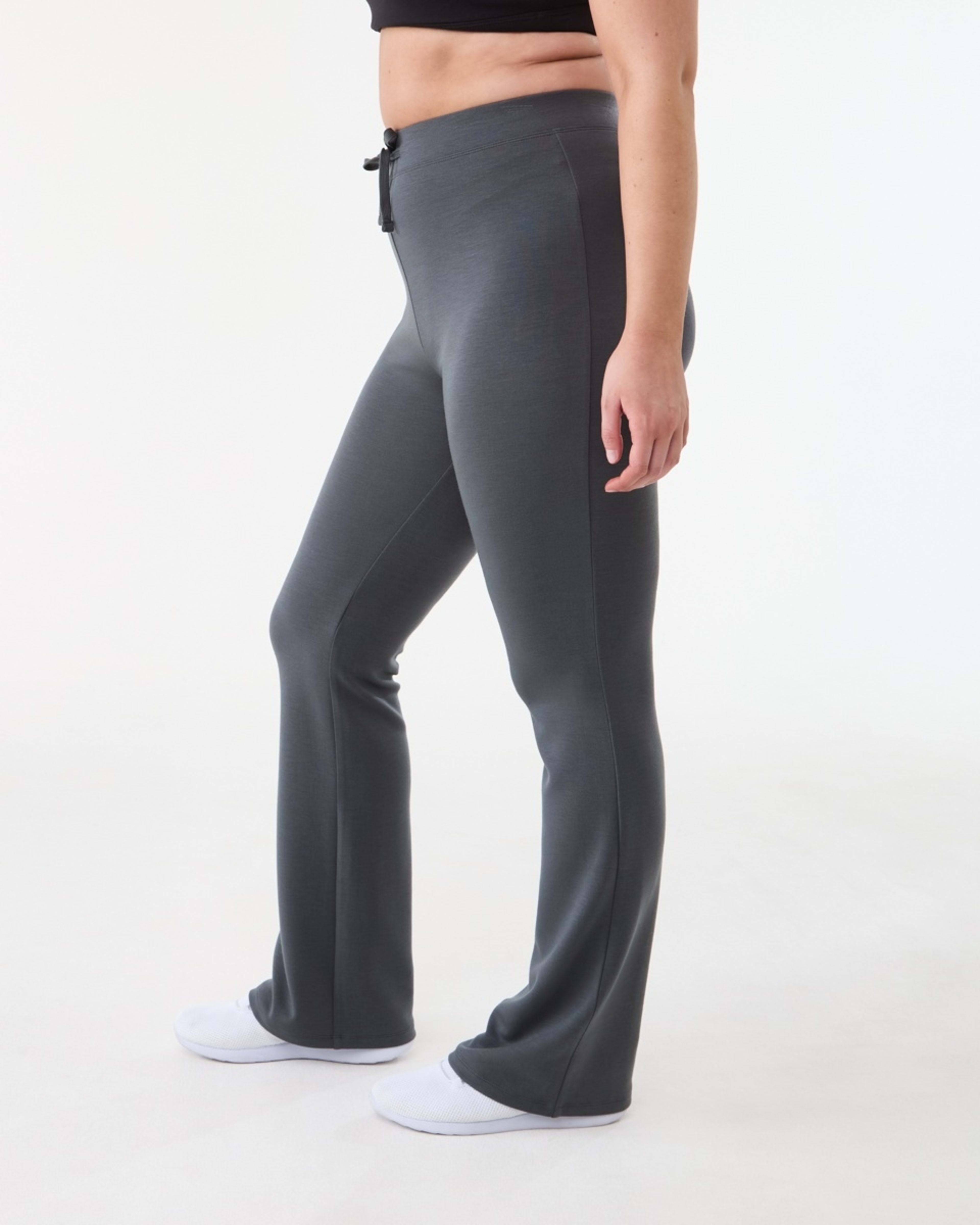 2 Active Womens Kick Flare Trackpants DARKISH GREY, 2 of 5