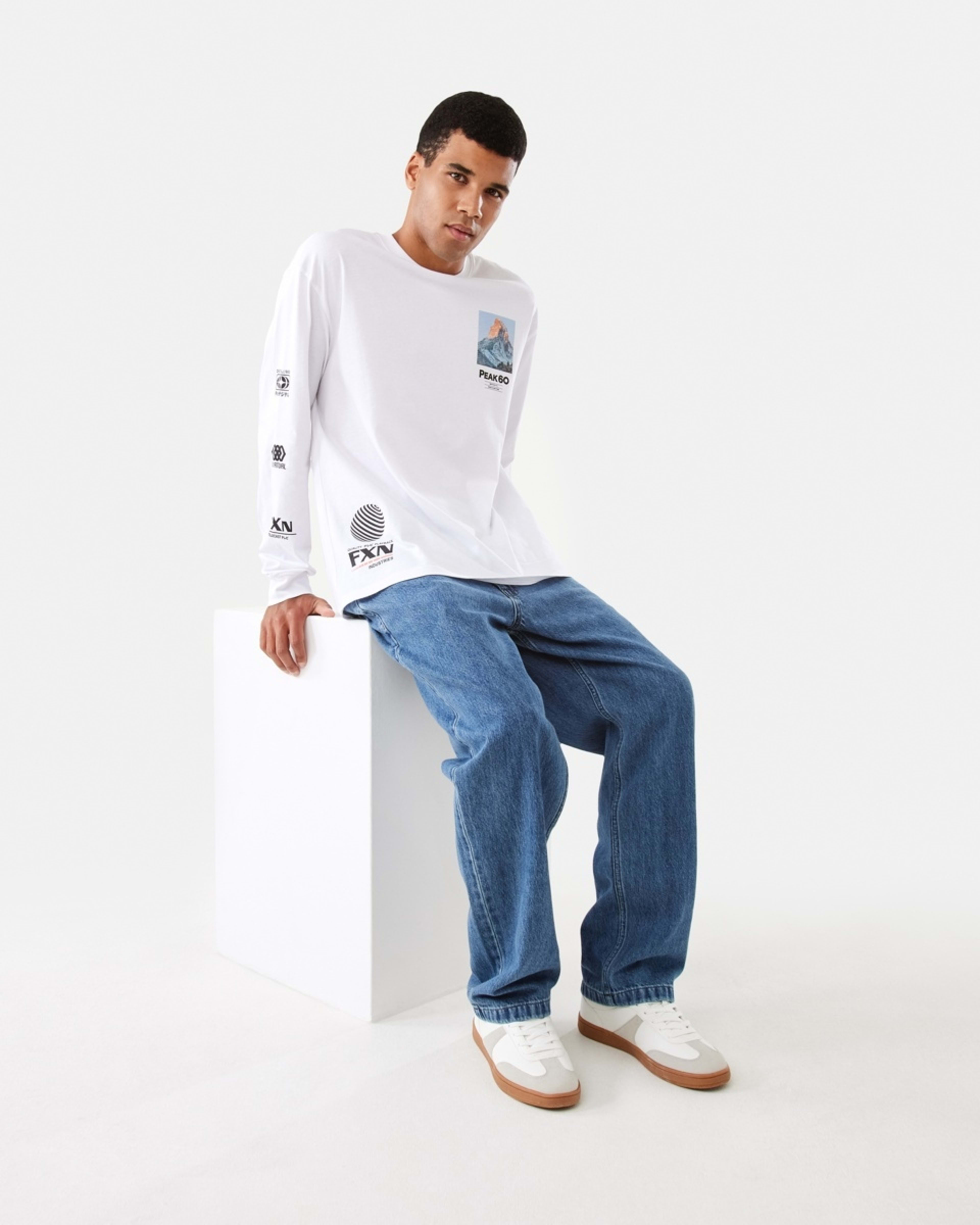 9 Long Sleeve Oversized Graphic T-shirt White, 9 of 10