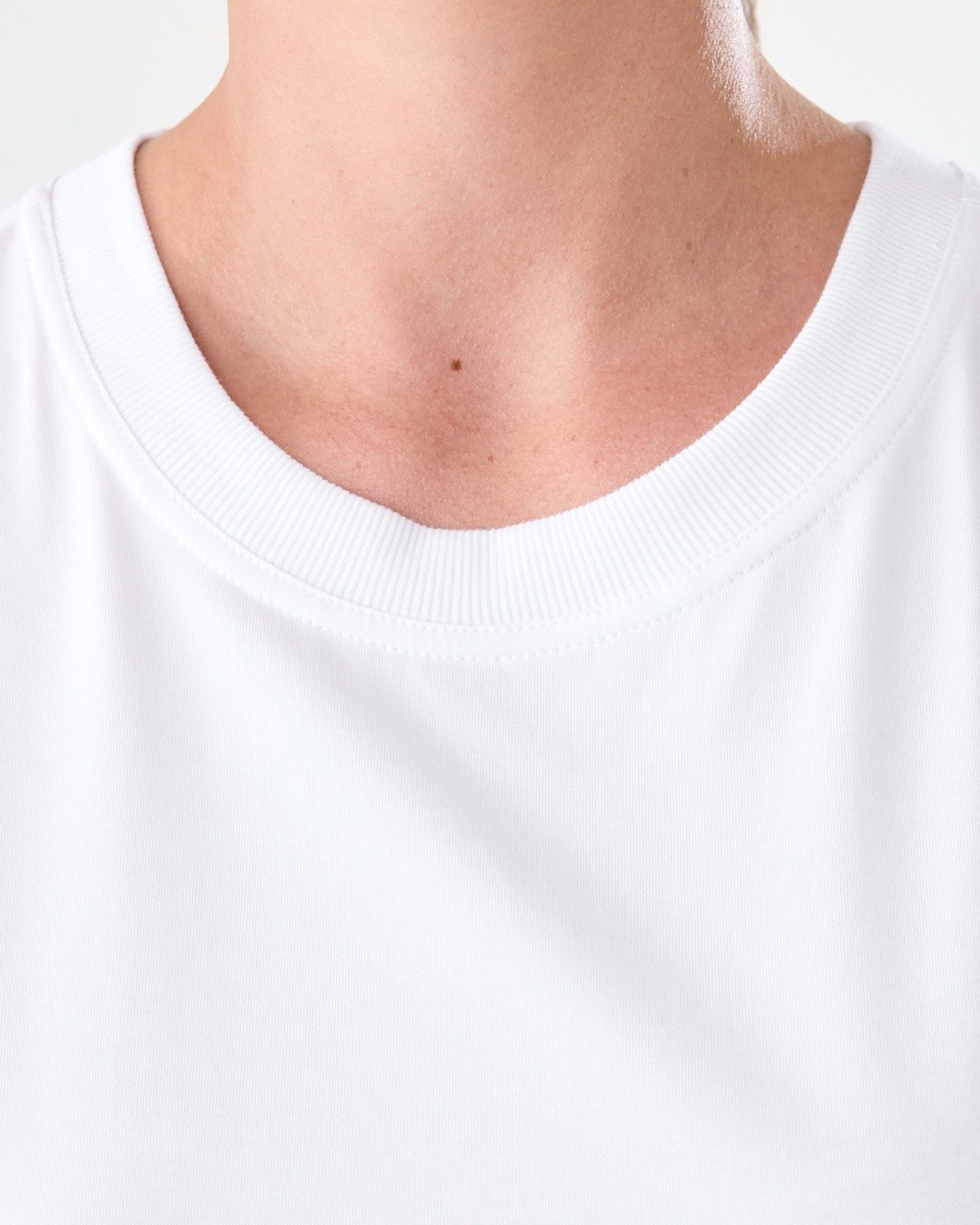 5 Active Womens Muscle Tank White, 5 of 6
