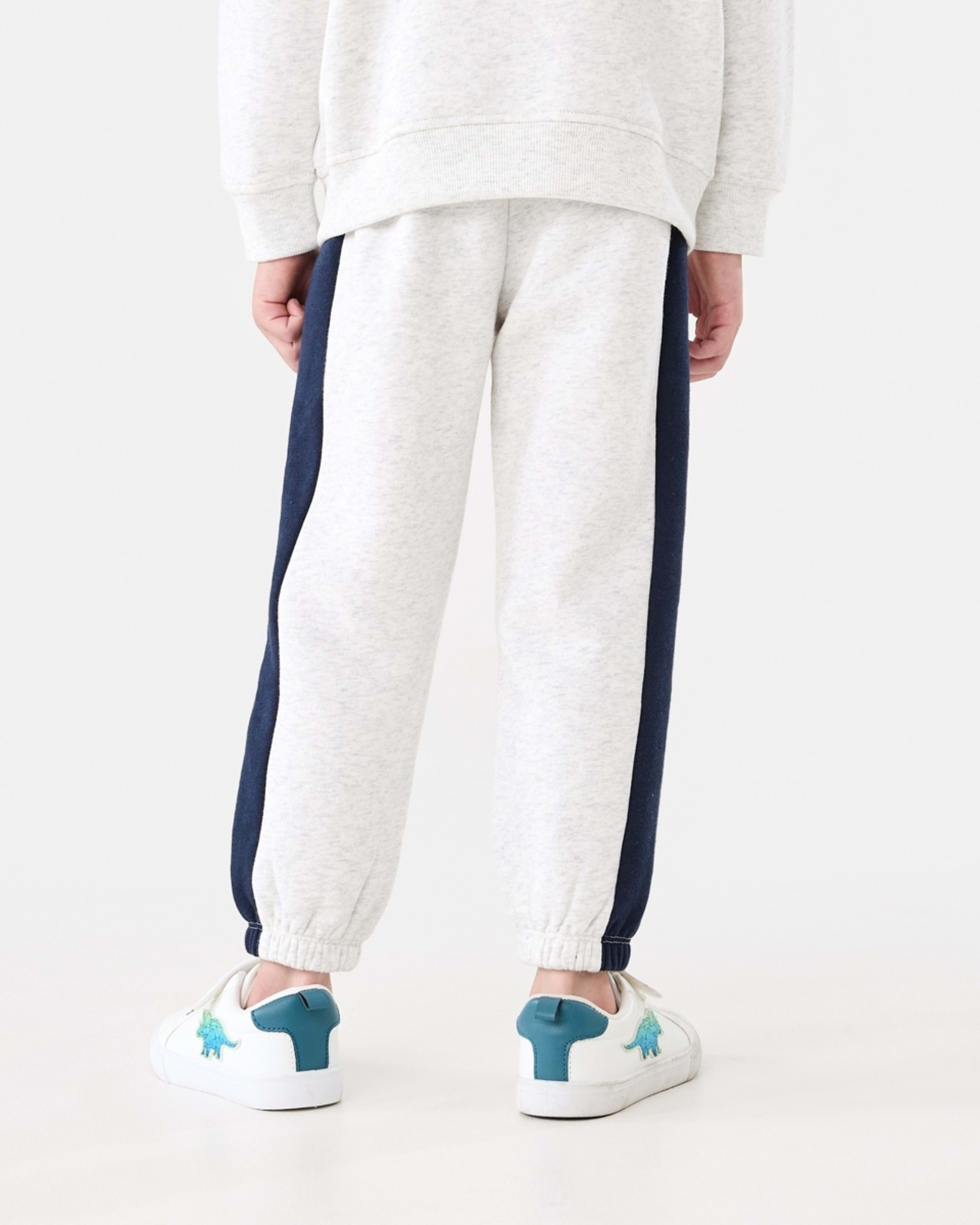 2 Loose Fit Panel Trackpants WHITE MARLE, 2 of 7