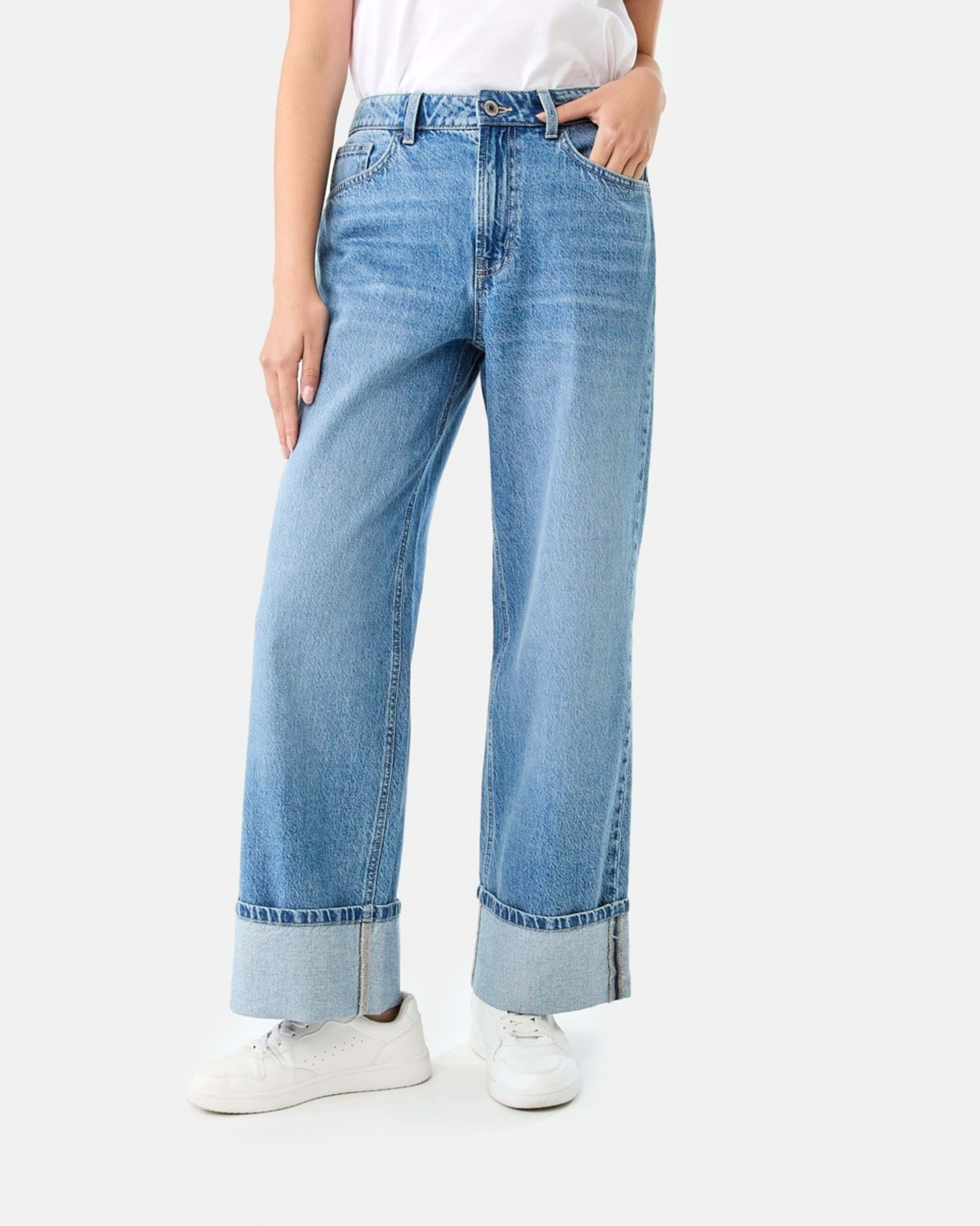 1 Cuffed Hem Jeans Light Wash, 1 of 9
