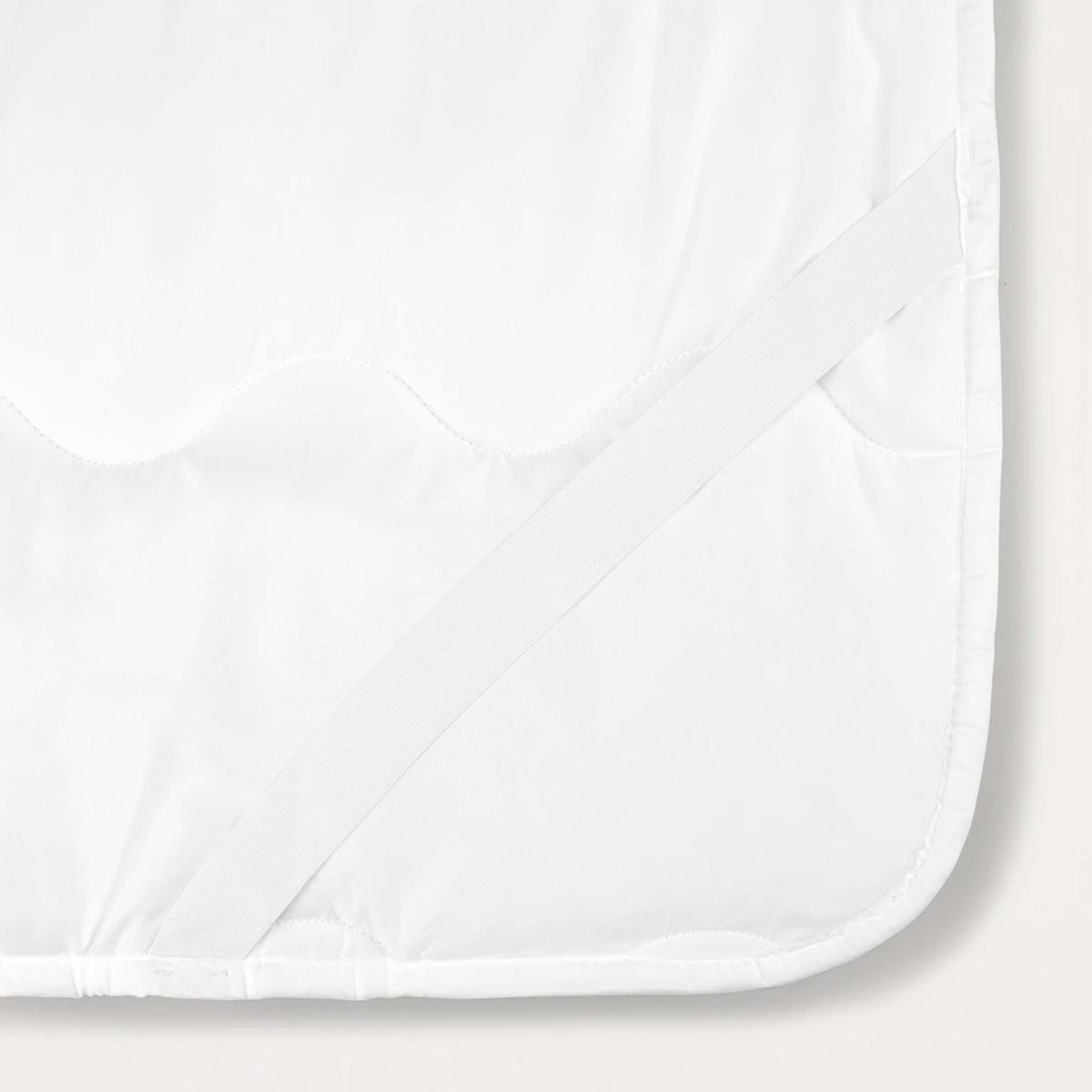 3 Strapped Airflow Mattress Topper - Double Bed, White, 3 of 5