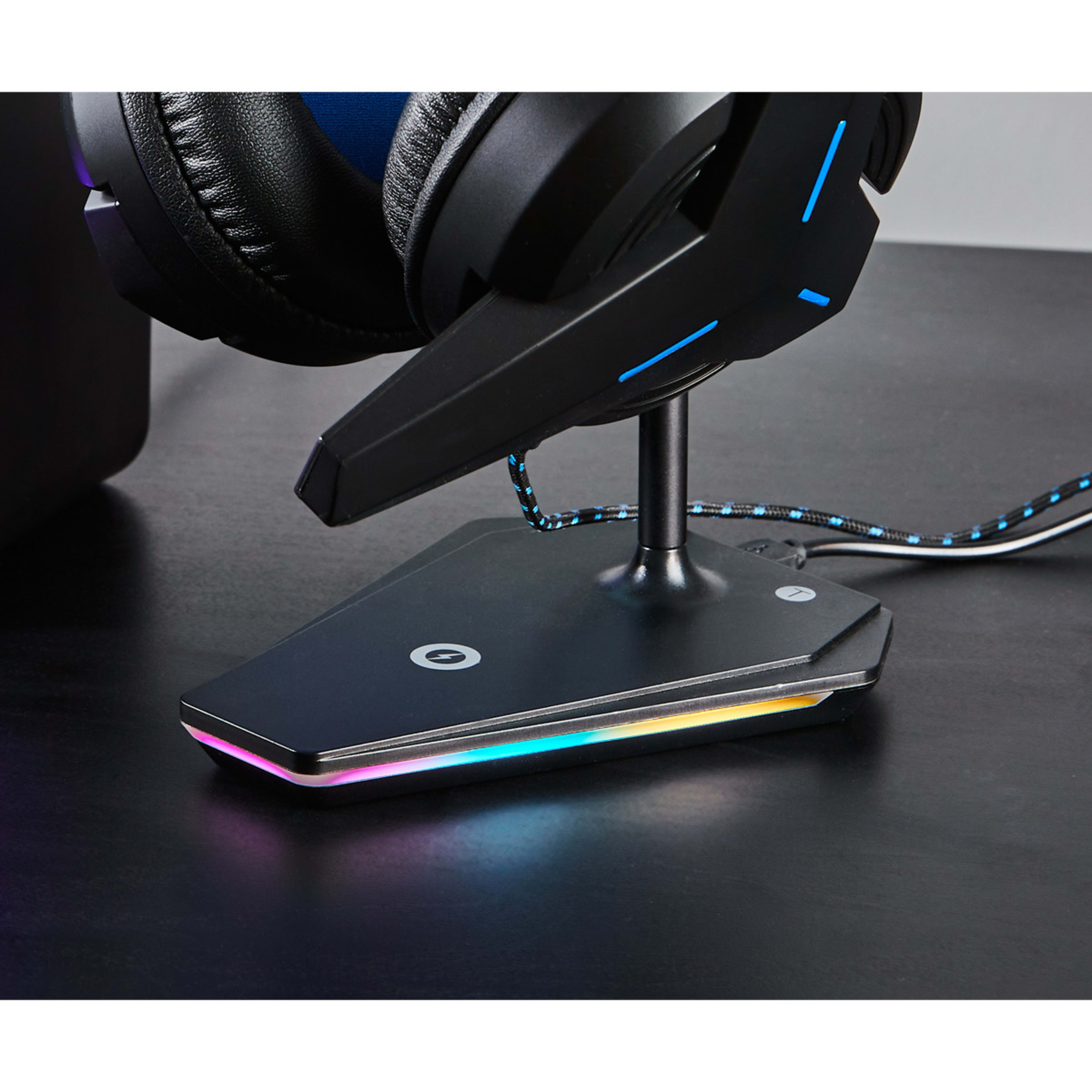 Gaming Headphone Stand & Wireless Charger Kmart