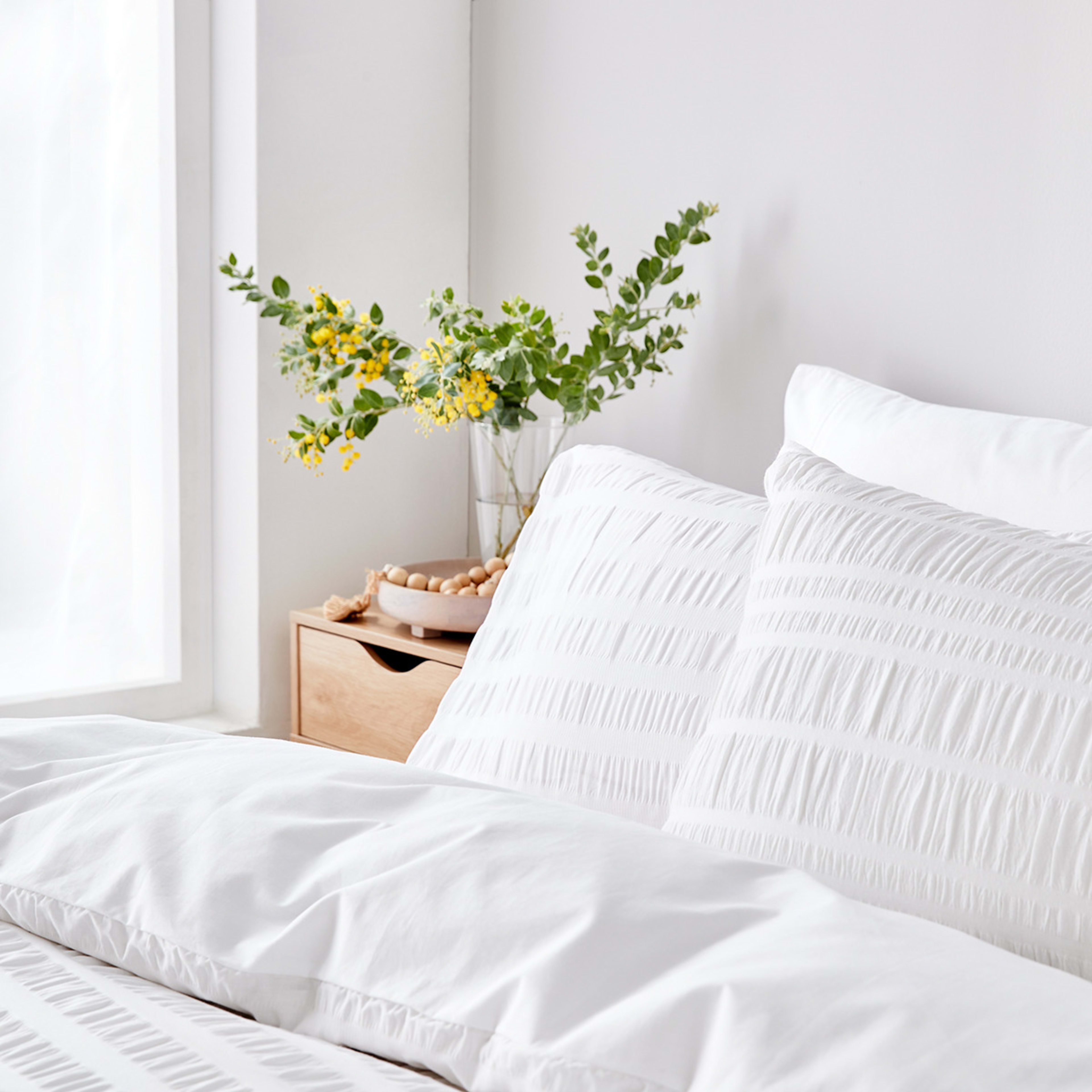 Amity Seersucker Quilt Cover Set Queen Bed, White Kmart