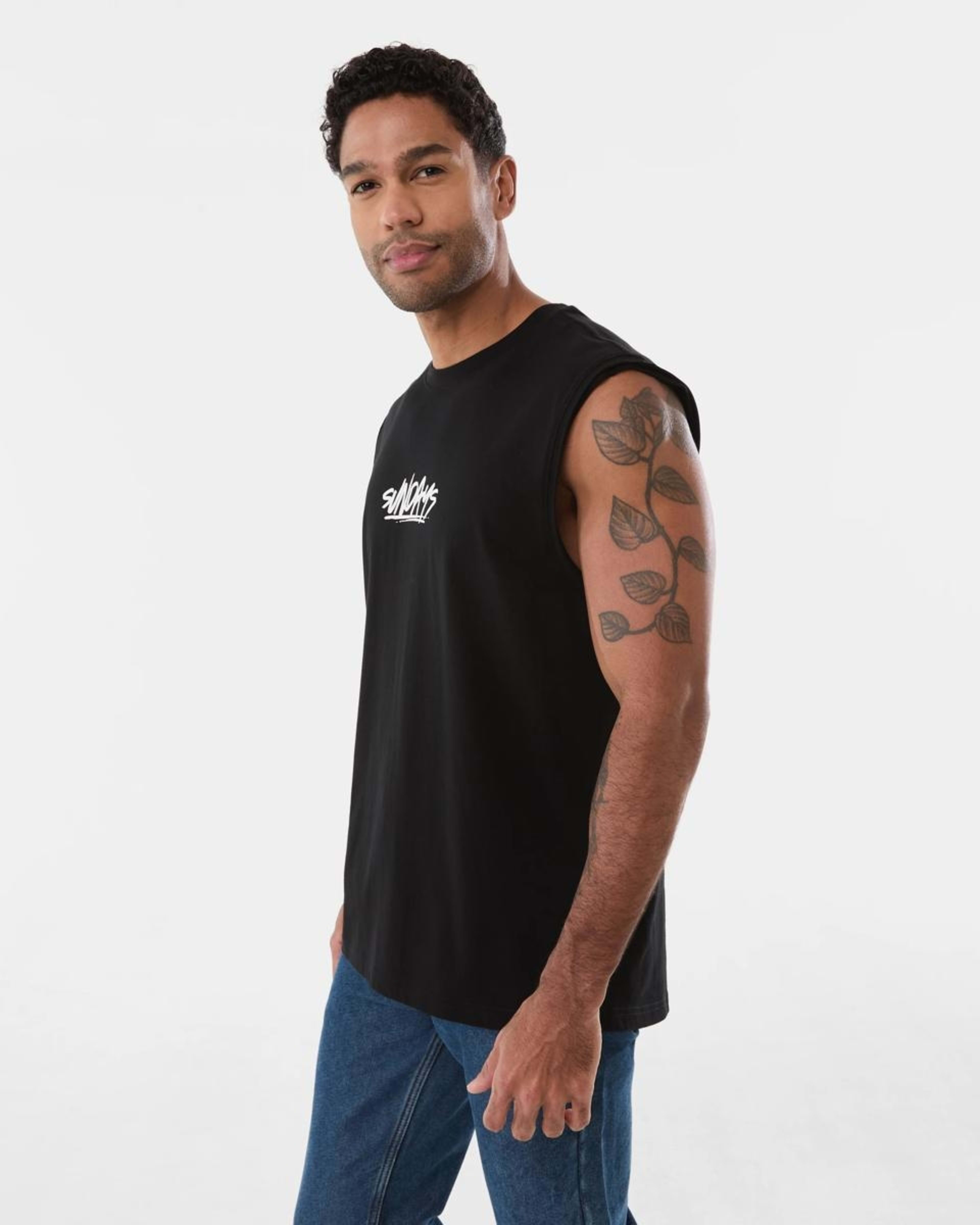 2 Graphic Curved Hem Muscle SUNDAYS, 2 of 6