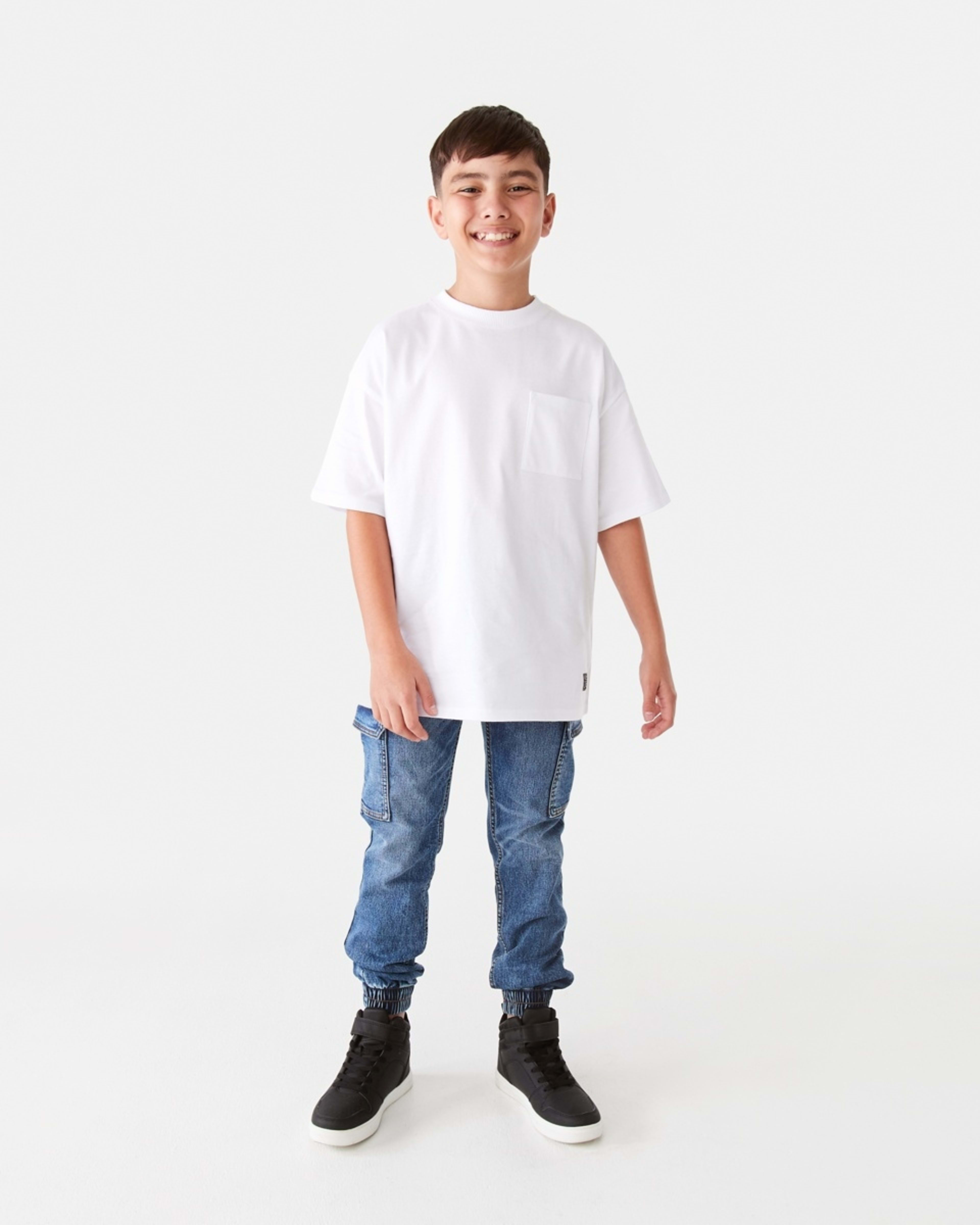6 Short Sleeve Oversized T-shirt White, 6 of 9