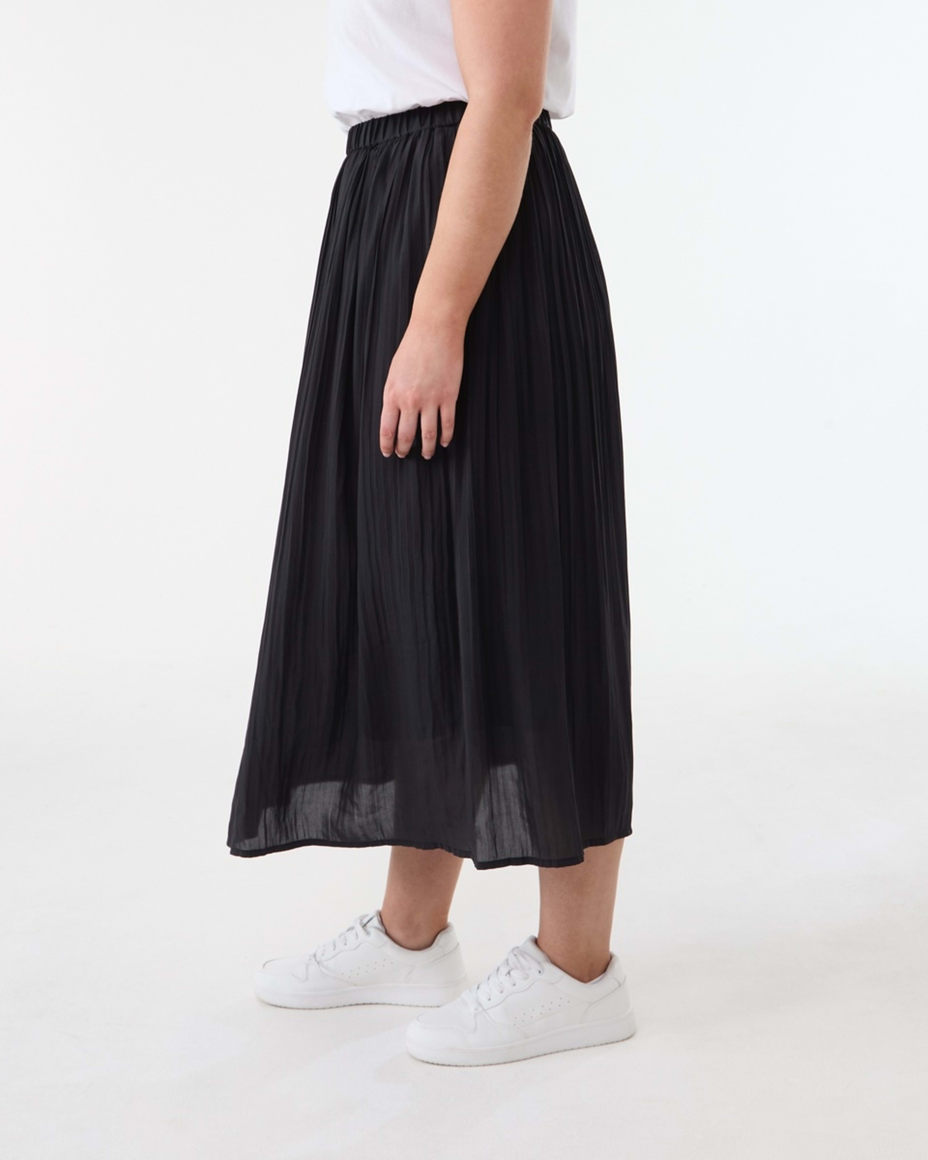 2 Crinkle Maxi Skirt BLACK, 2 of 5