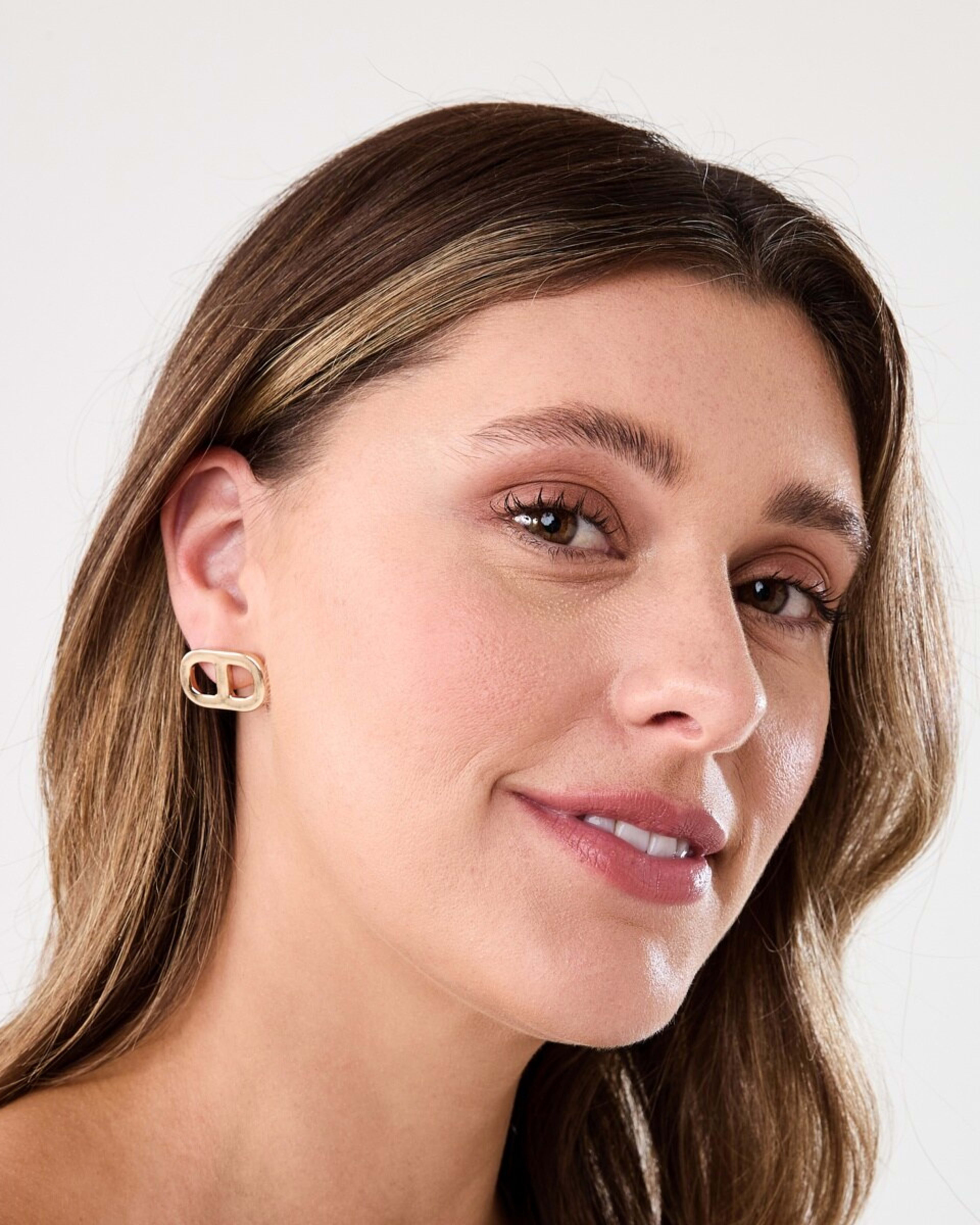 4 Interlink Stud Earrings GOLD, 4 of 5