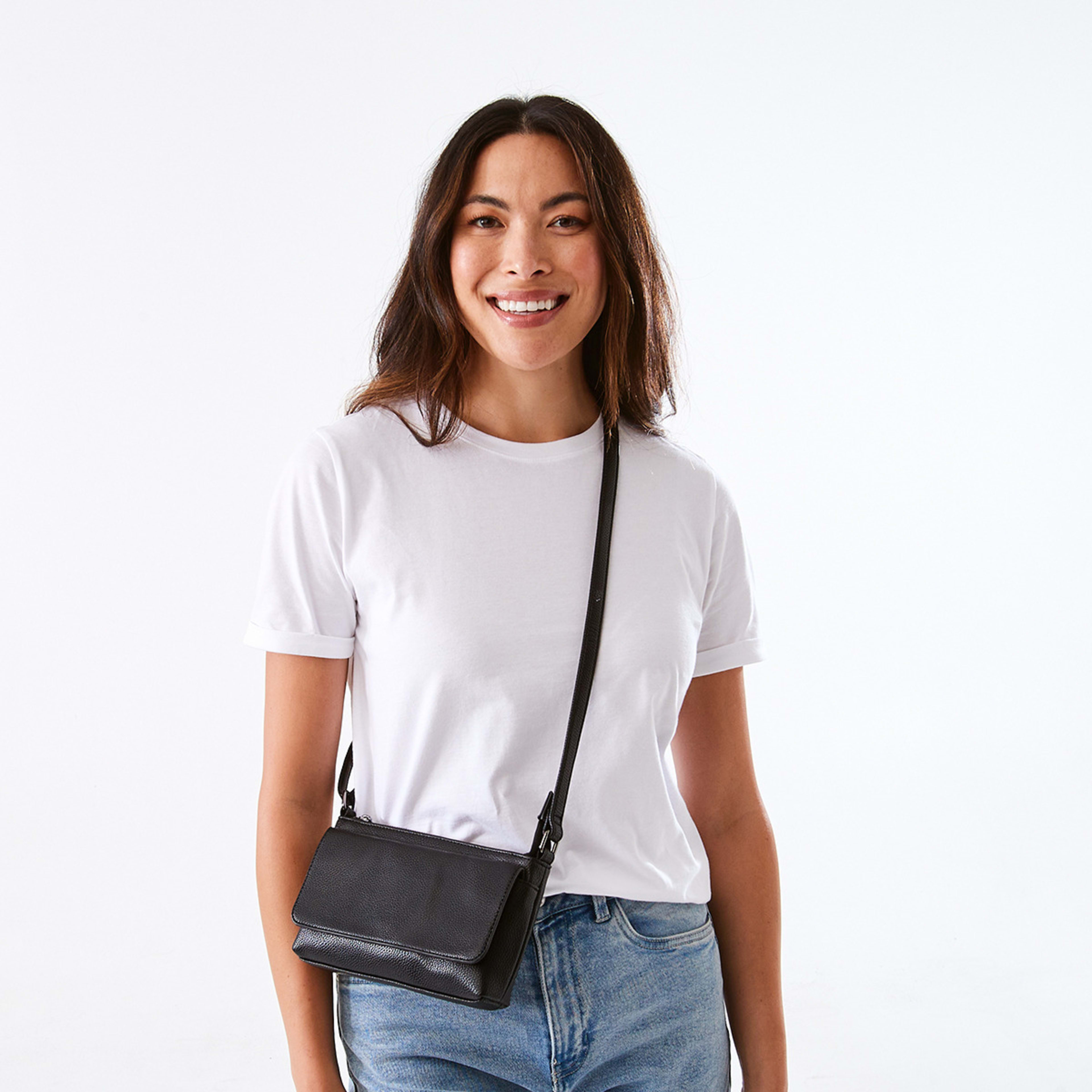 5 Envelope Pocket Crossbody Bag Black, 5 of 6