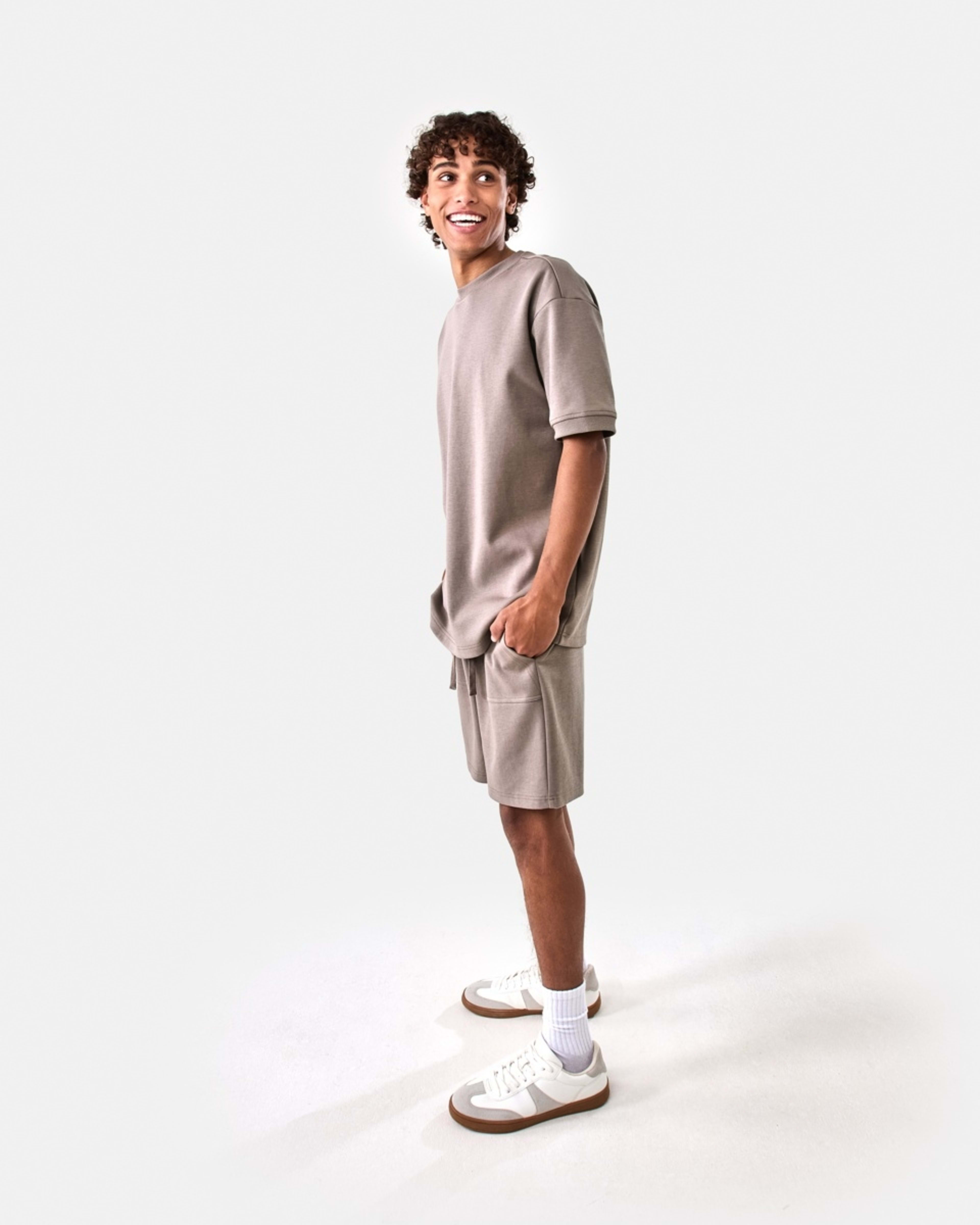 3 Elastic Waist Interlock Knit Shorts DRIFT BROWN, 3 of 7