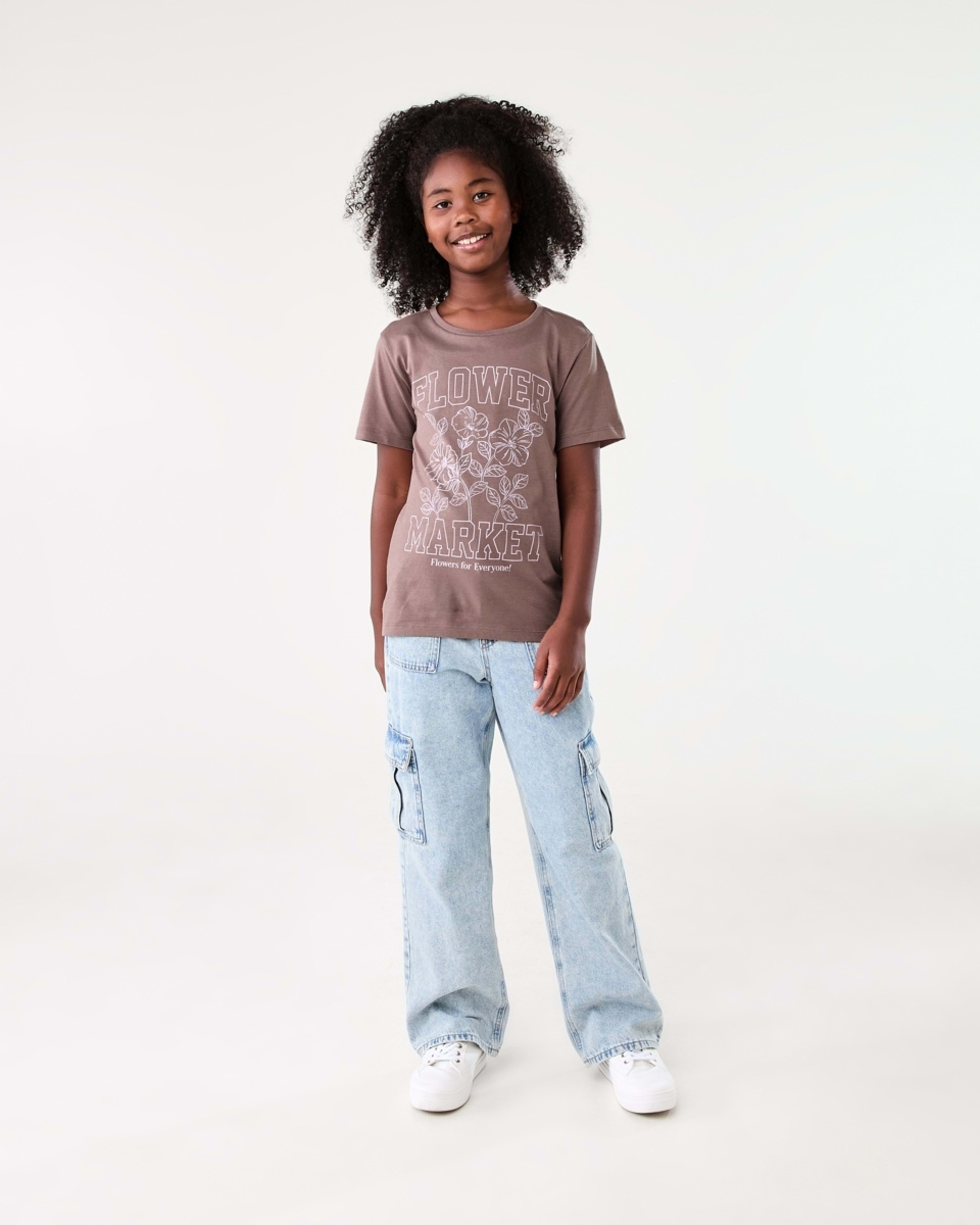 5 Short Sleeve Print T-shirt FLOWER MARKET WOOD TAUPE, 5 of 6