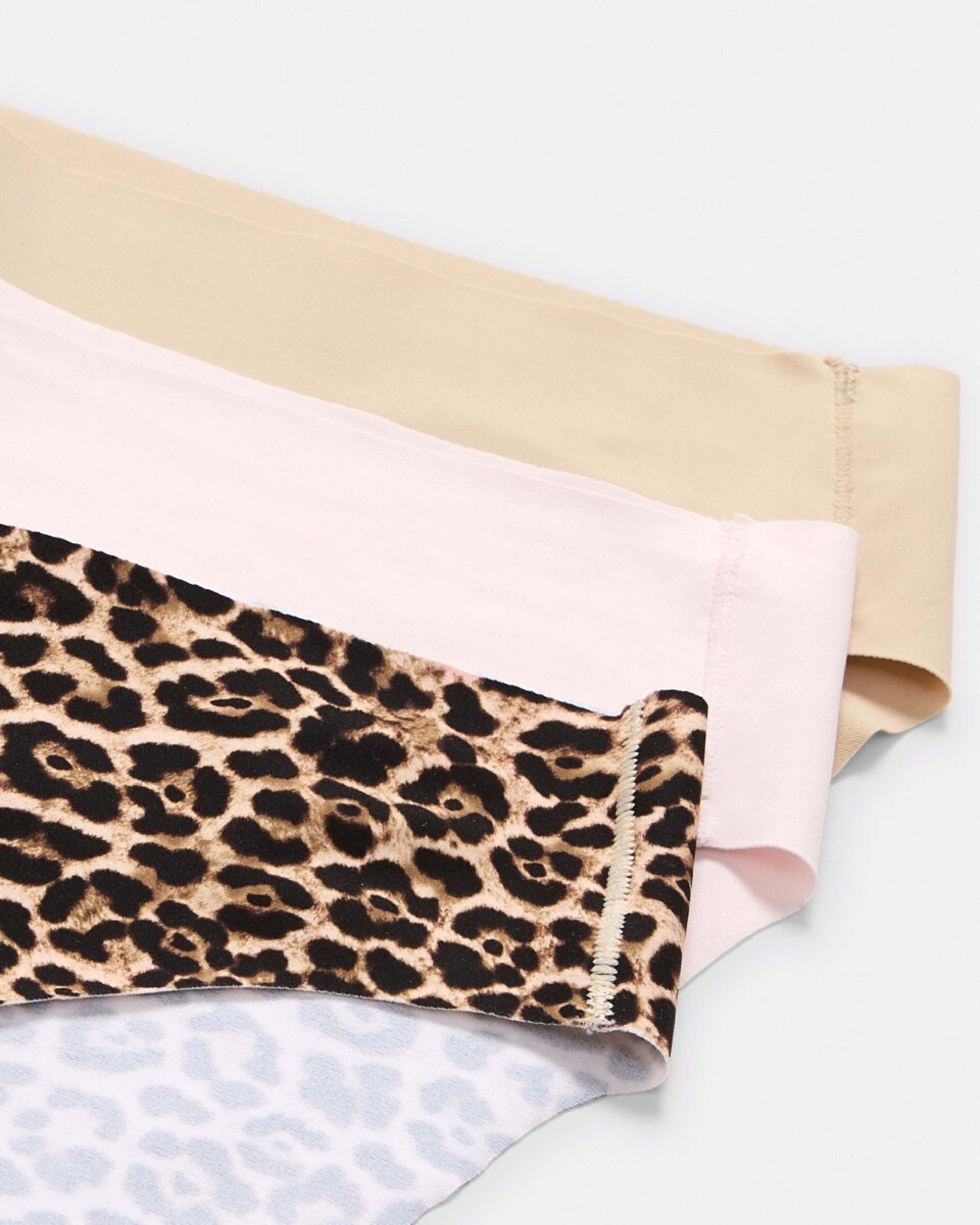 2 3 Pack No Show Bikini Briefs LEOPARD, PINK CHALK, LIGHT FAWN, 2 of 8