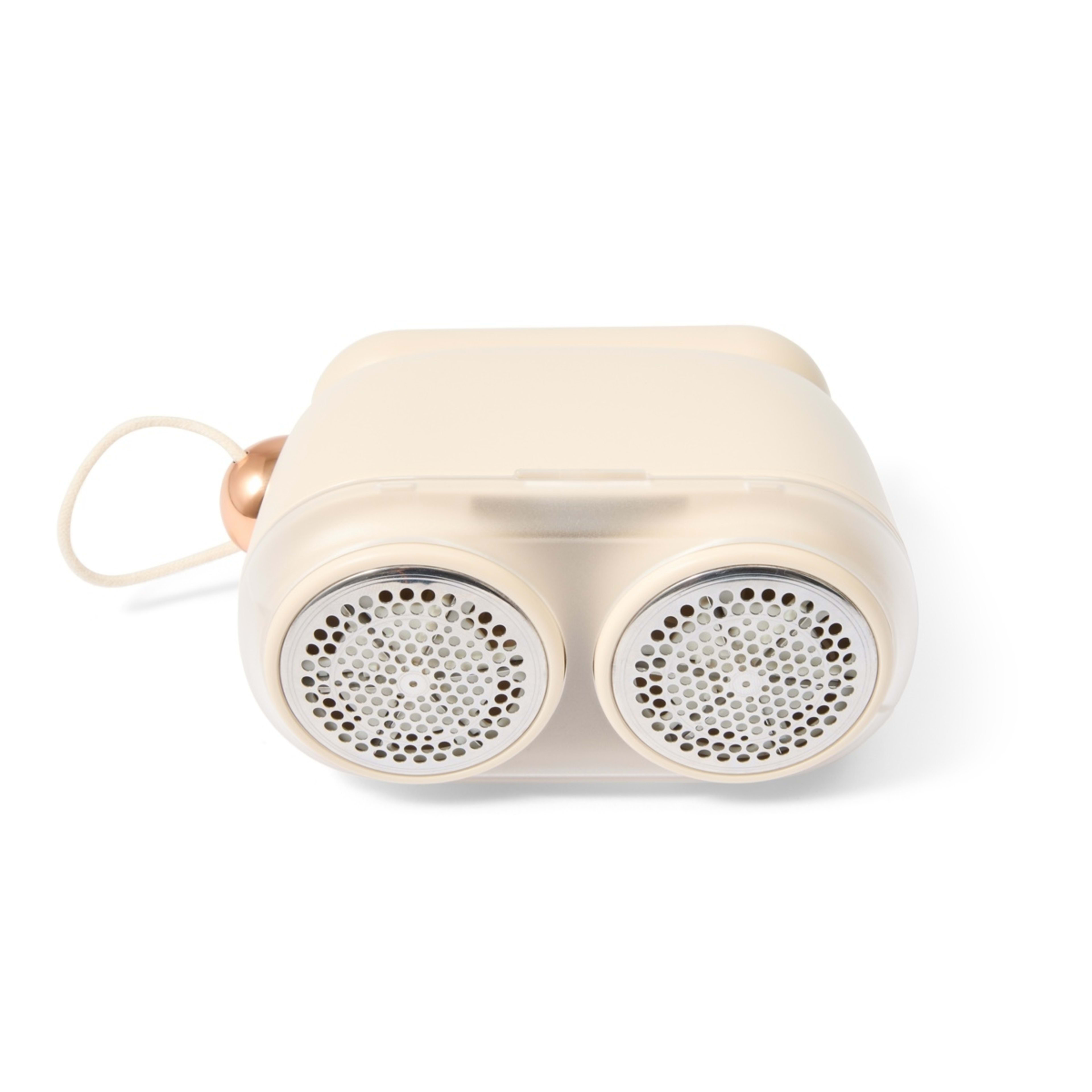 8 Rechargeable Dual Fabric Shaver, 8 of 10