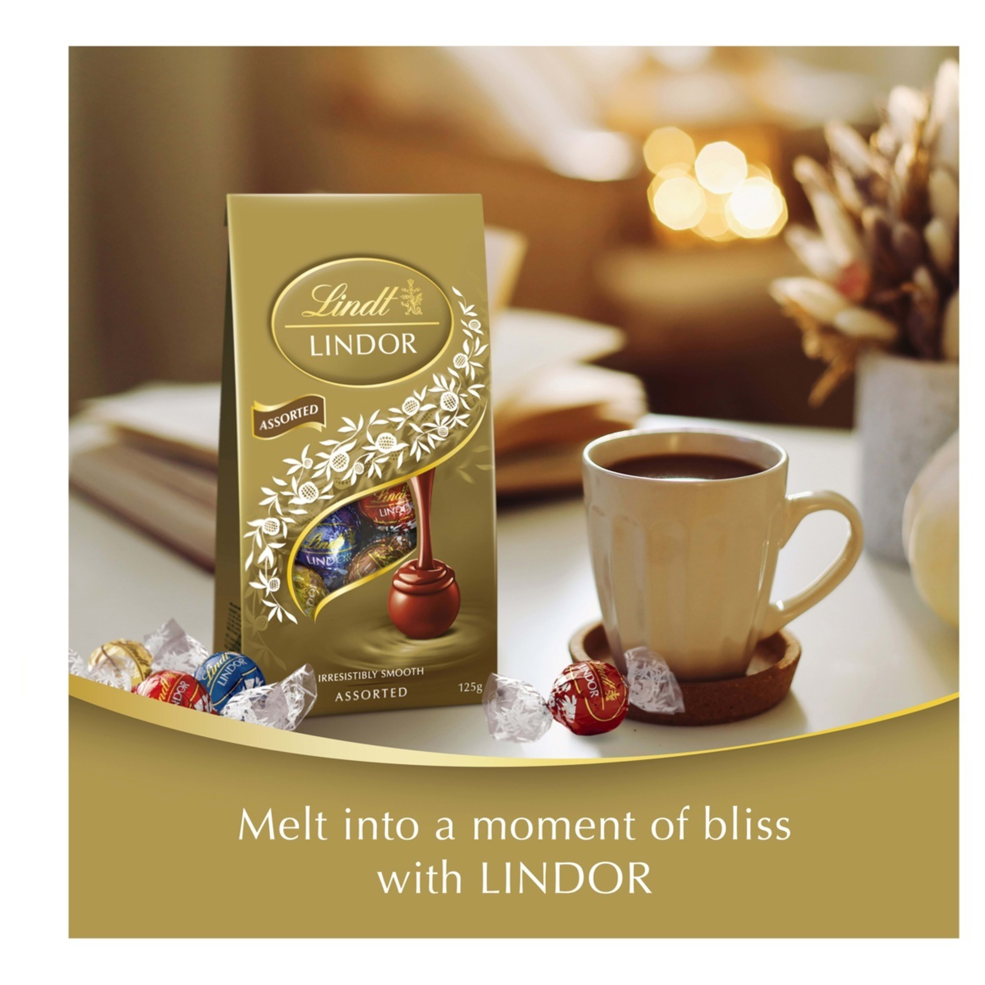 7 Lindt LINDOR Assorted Bag 125g, 7 of 9