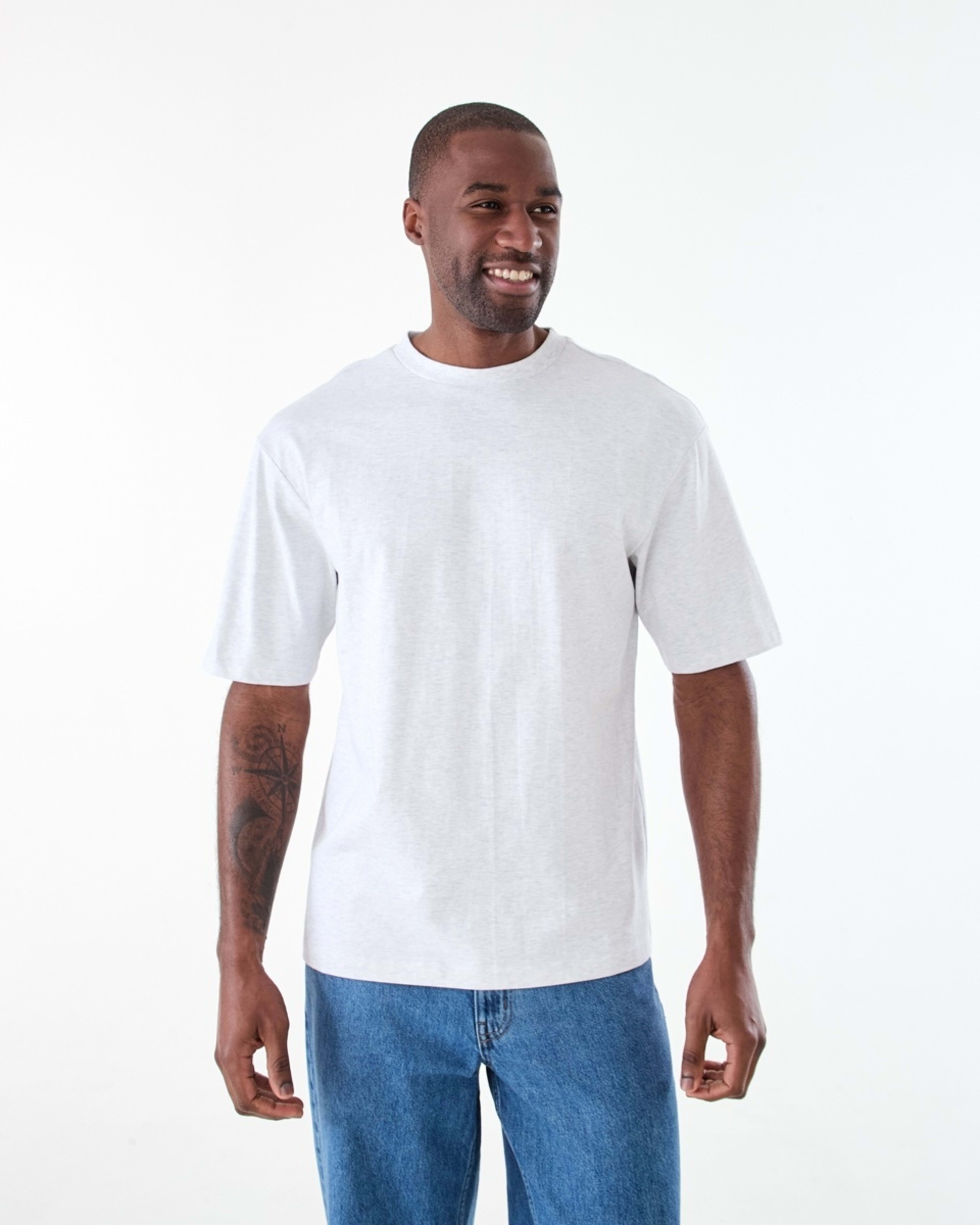 1 Oversized Heavyweight T-shirt ICE MARLE SWATCH, 1 of 6