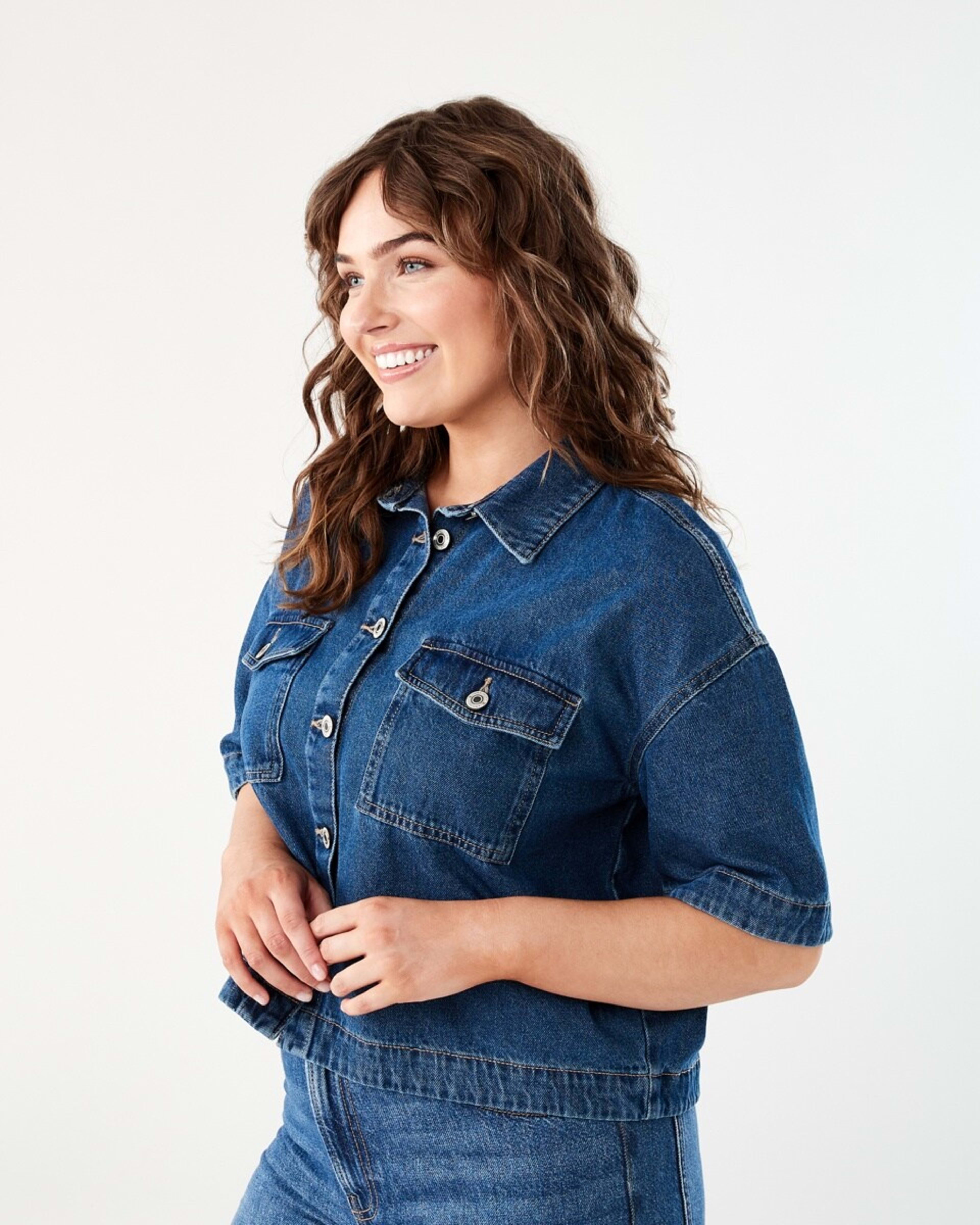 3 Short Sleeve Denim Cropped Shirt MID BLUE DENIM WASH, 3 of 7