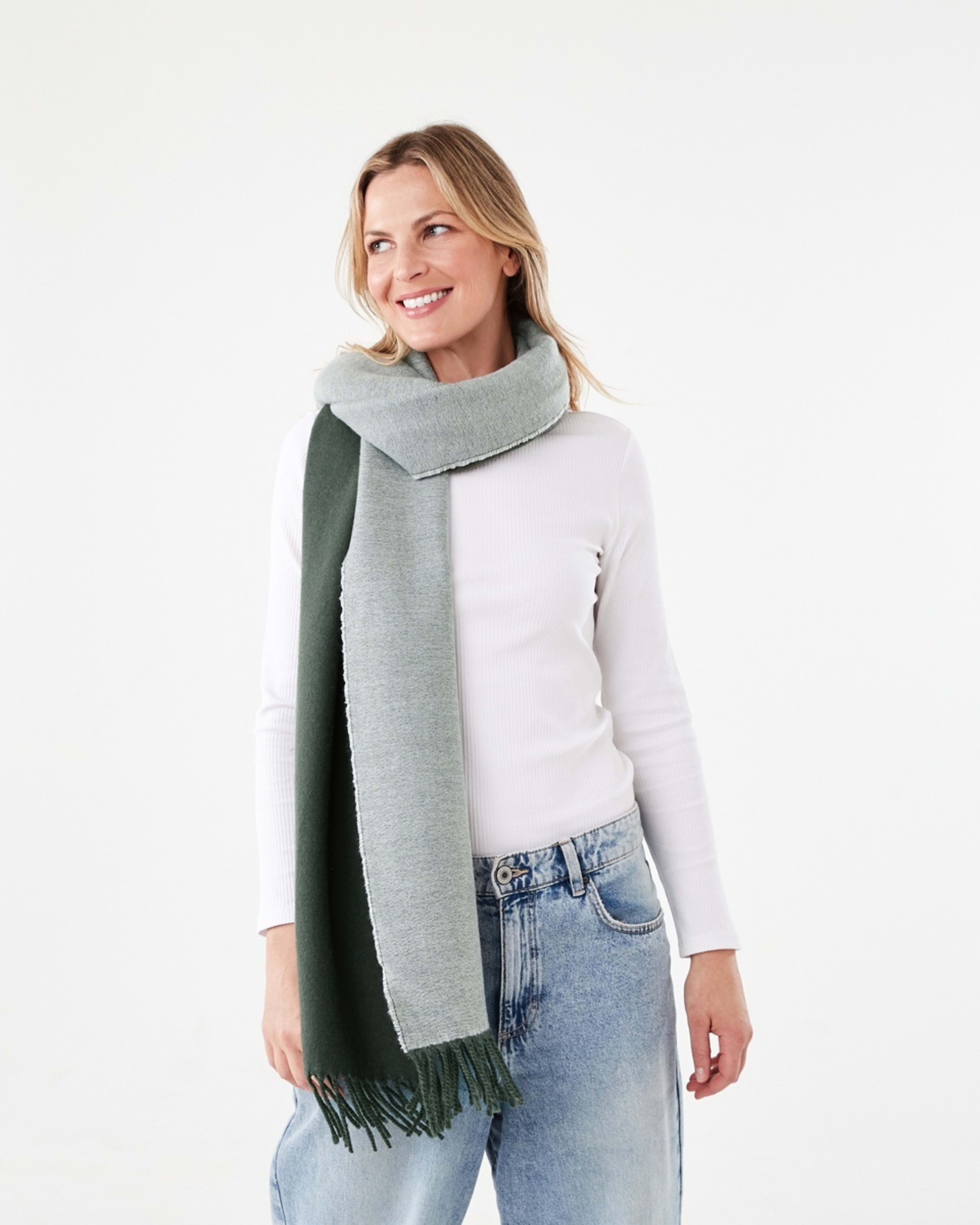3 Blanket Contrast Scarf Olive Tnl, 3 of 3