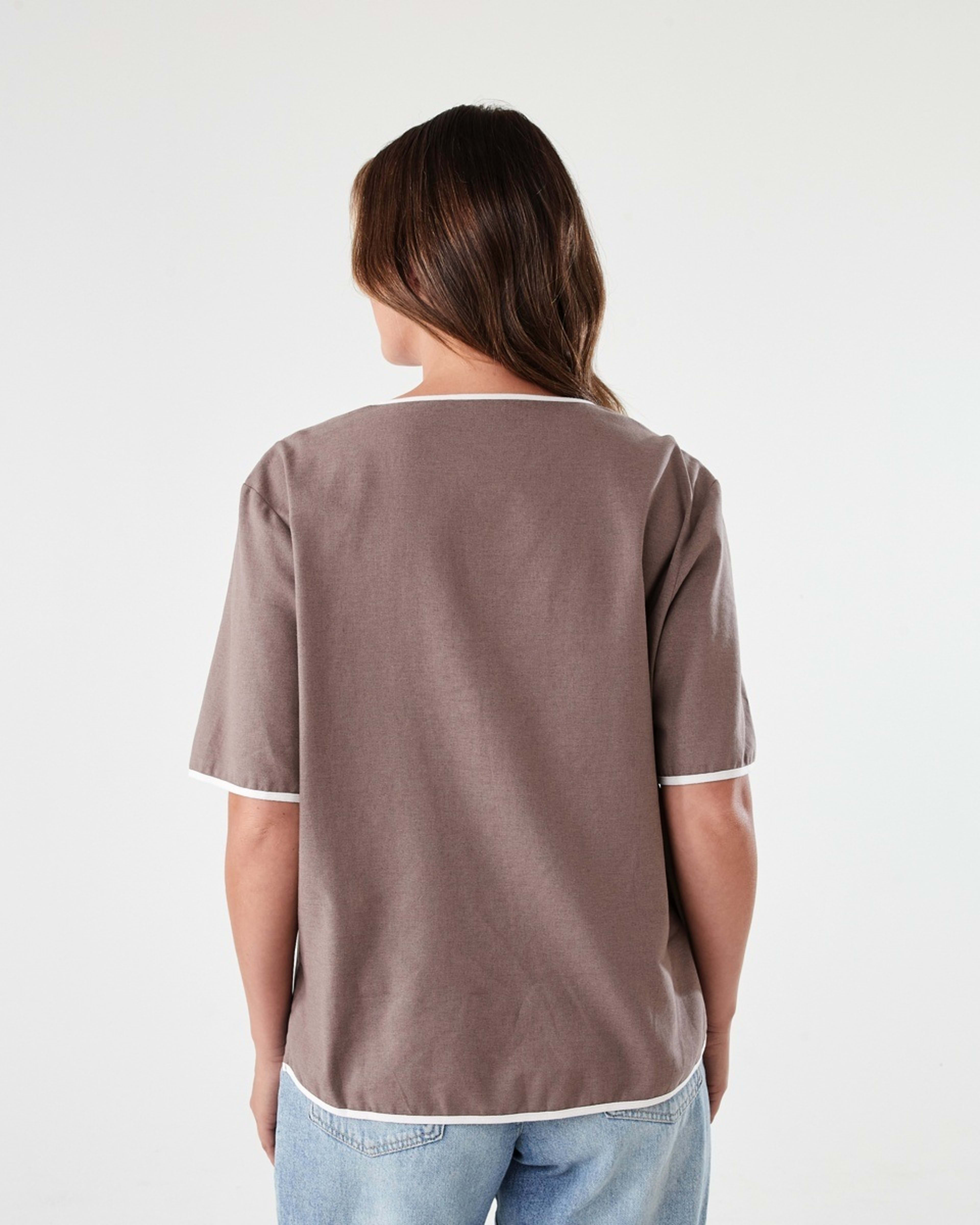 3 Short Sleeve Tie Front Top DEEP TAUPE, 3 of 5
