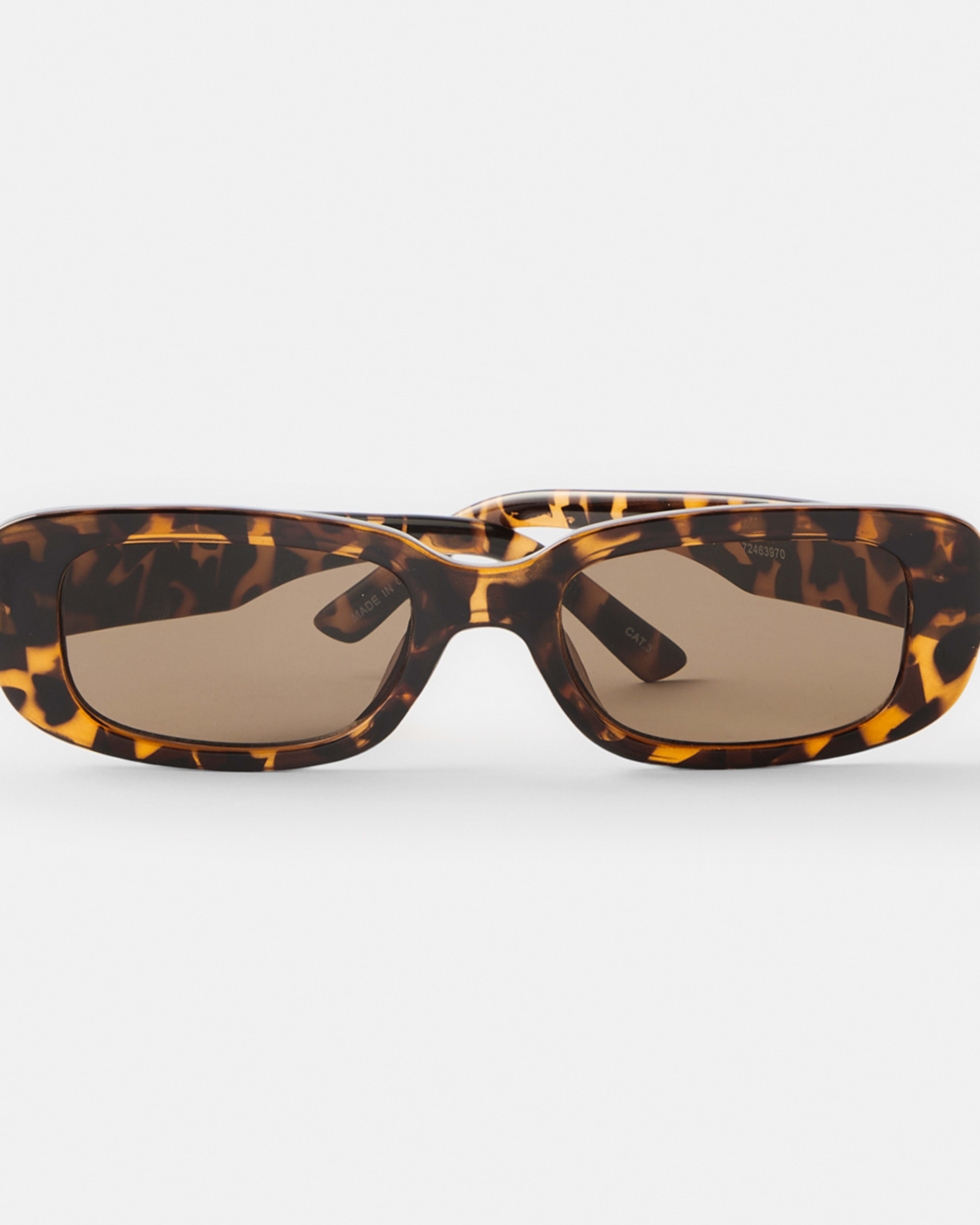 2 Rectangle Classic Sunglasses Tort, 2 of 6