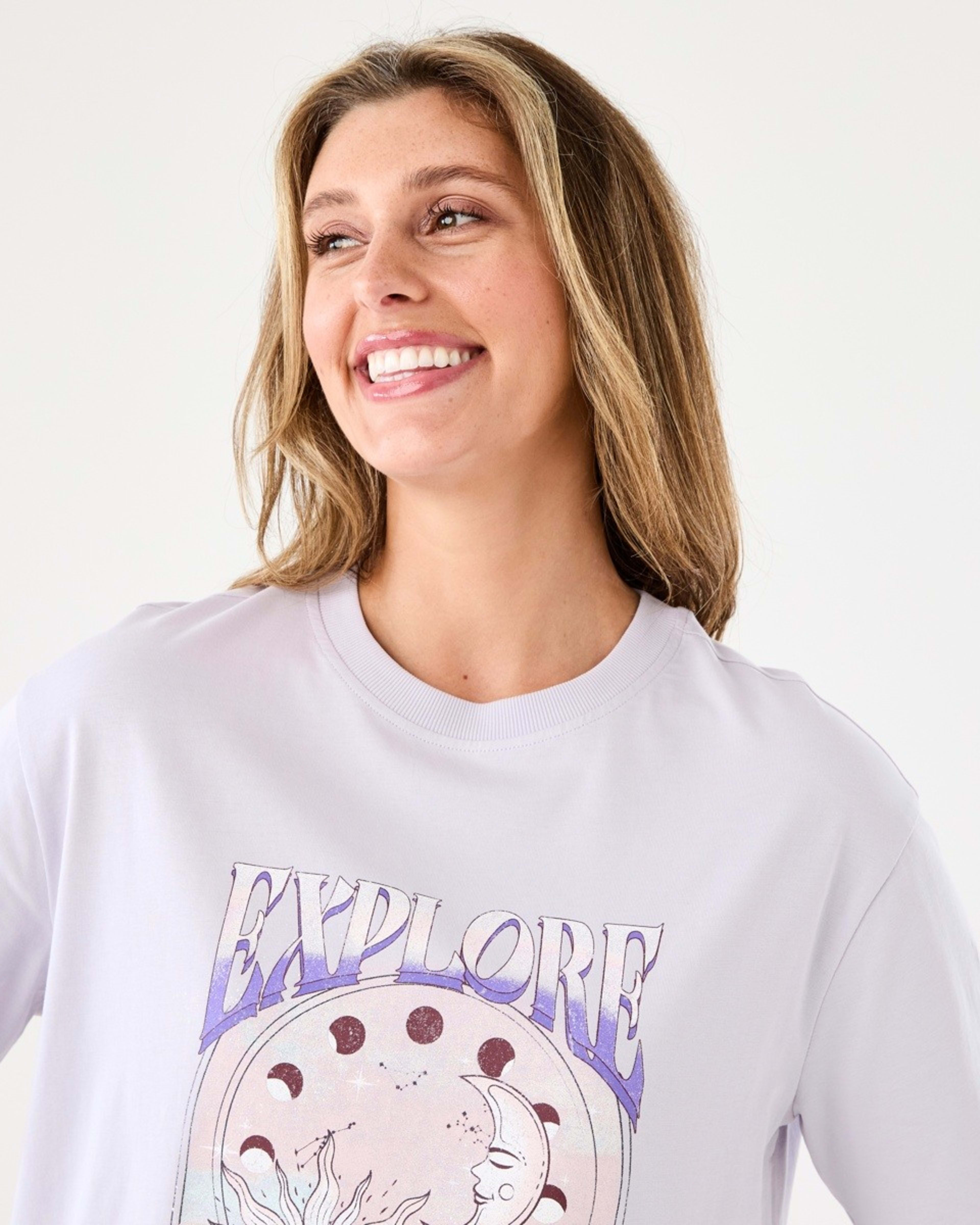 4 Short Sleeve Oversized Boyfriend T-shirt Explore, 4 of 5