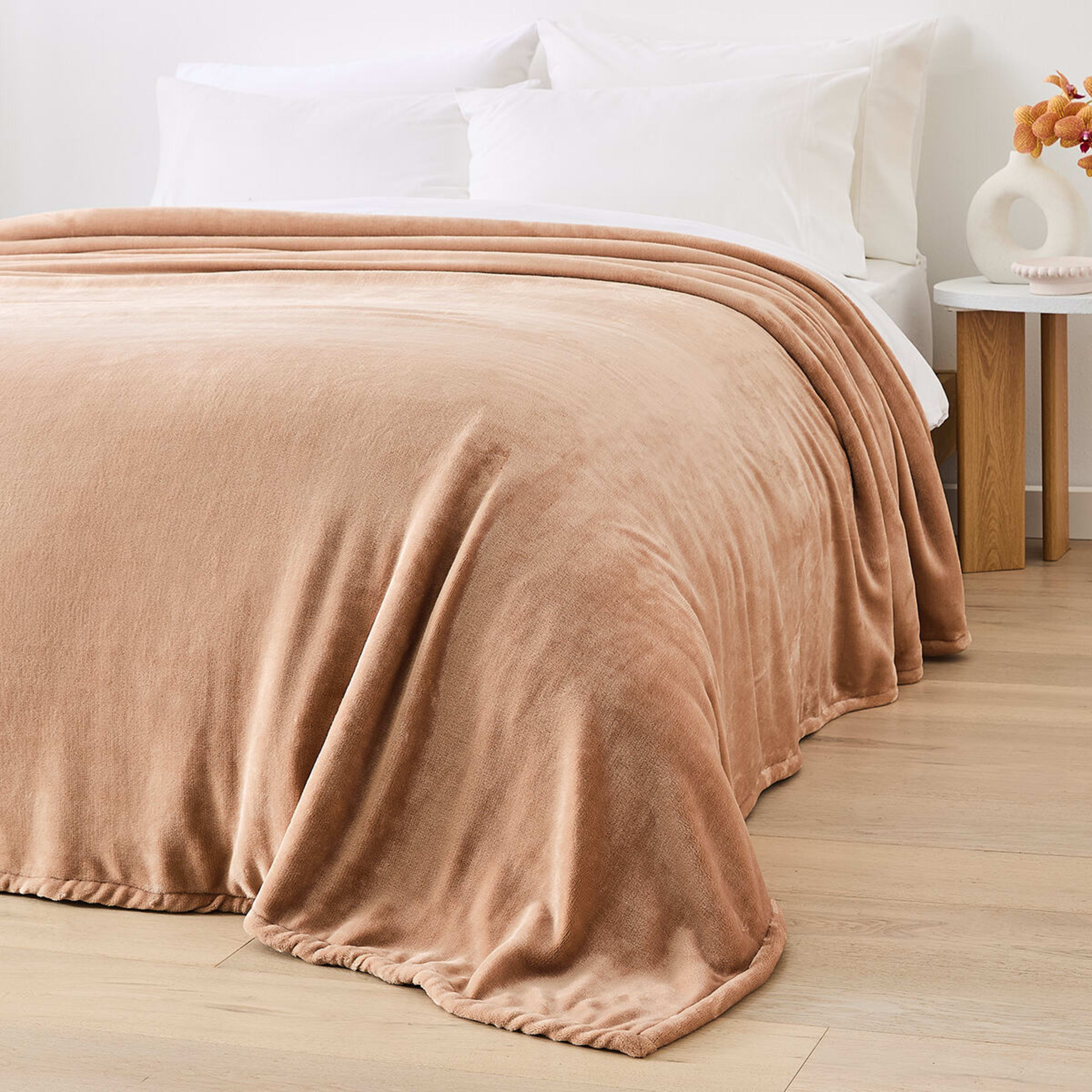 3 Sherpa Reverse Blanket - Double/Queen Bed, Praline, 3 of 7