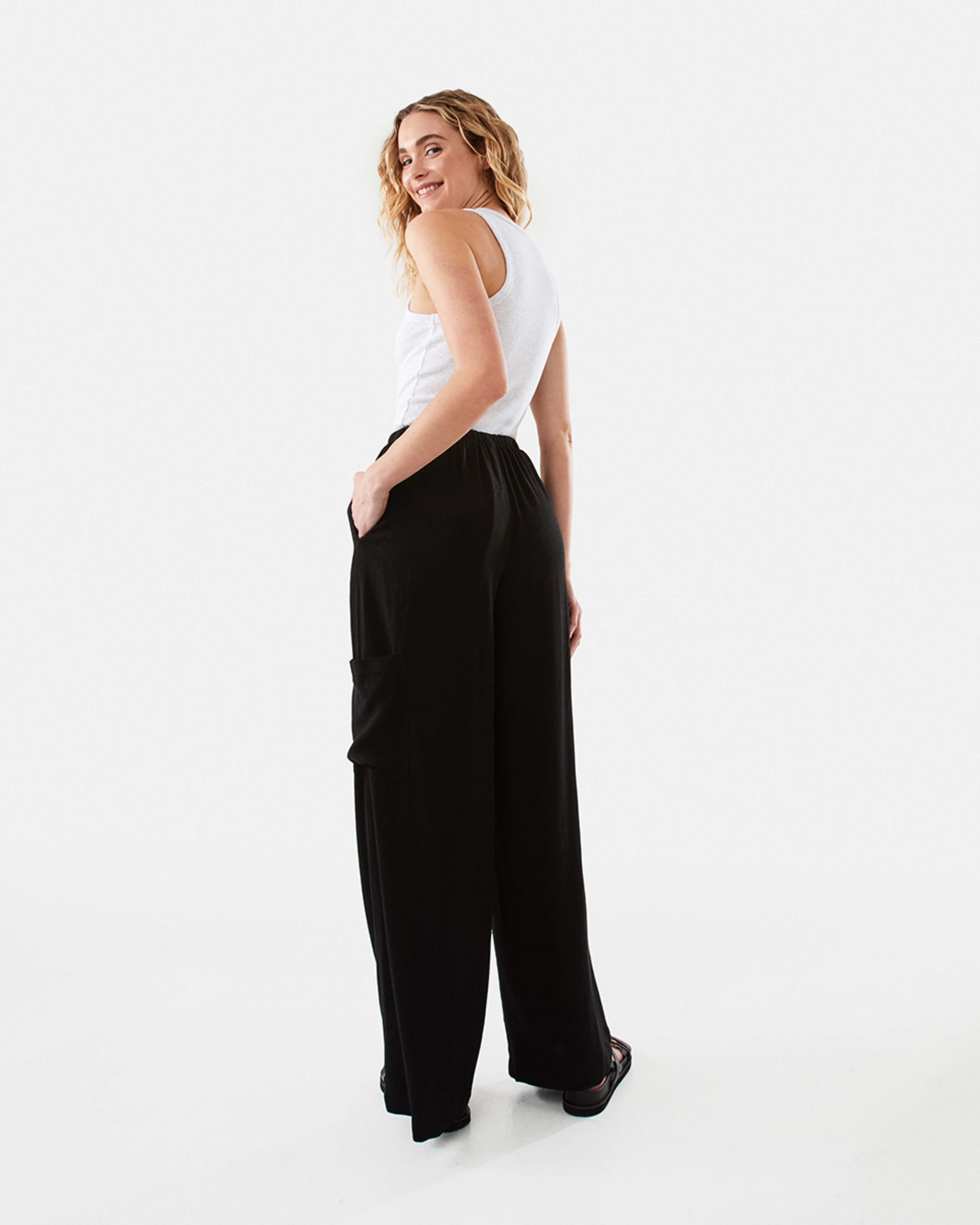 6 Textured Cargo Pants Black, 6 of 9