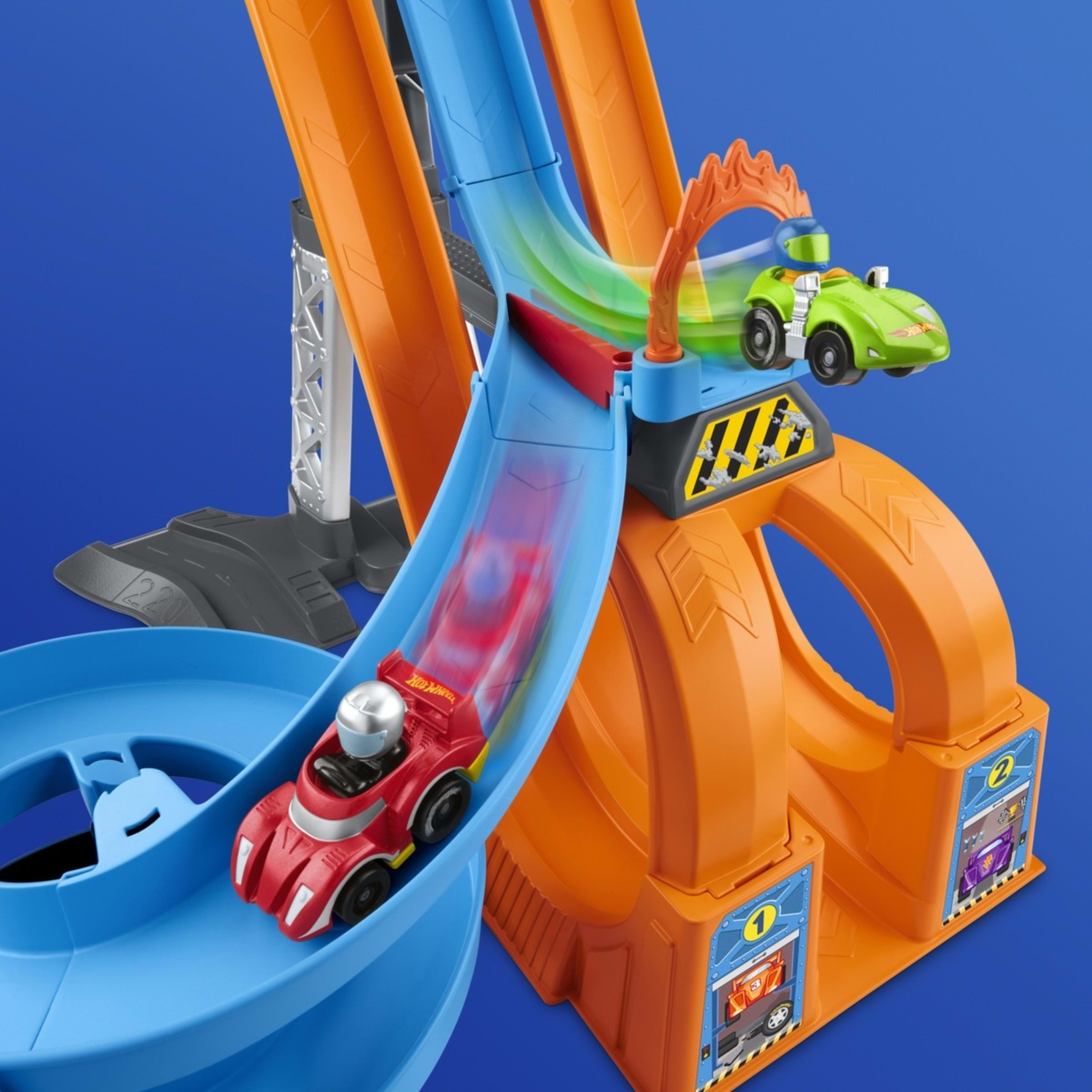 6 Fisher-Price Hot Wheels Little People Racing Loops Tower Toddler Vehicle Playset, 6 of 7