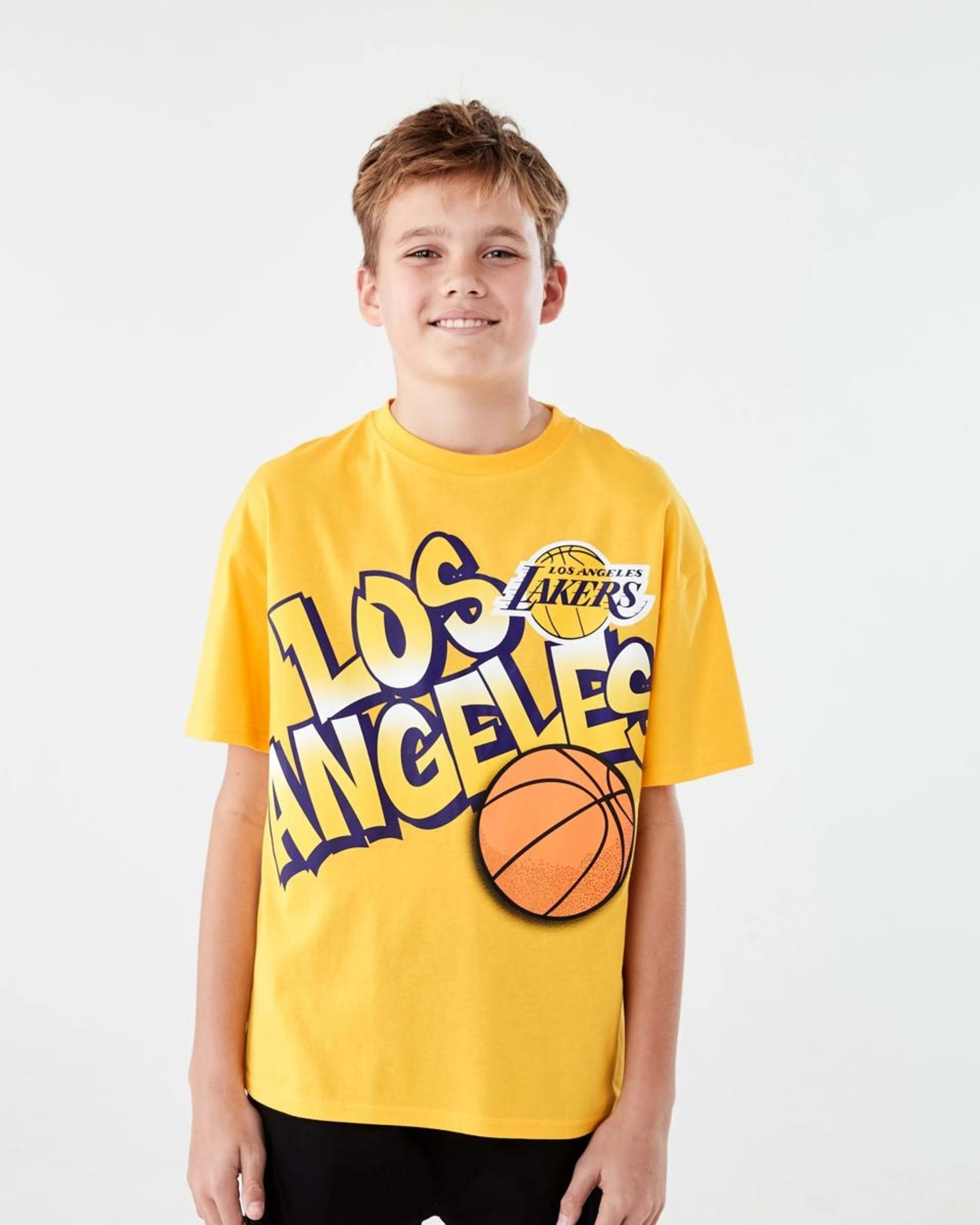 1 Official NBA Kids T-shirt YELLOW LAKERS TEE, 1 of 7