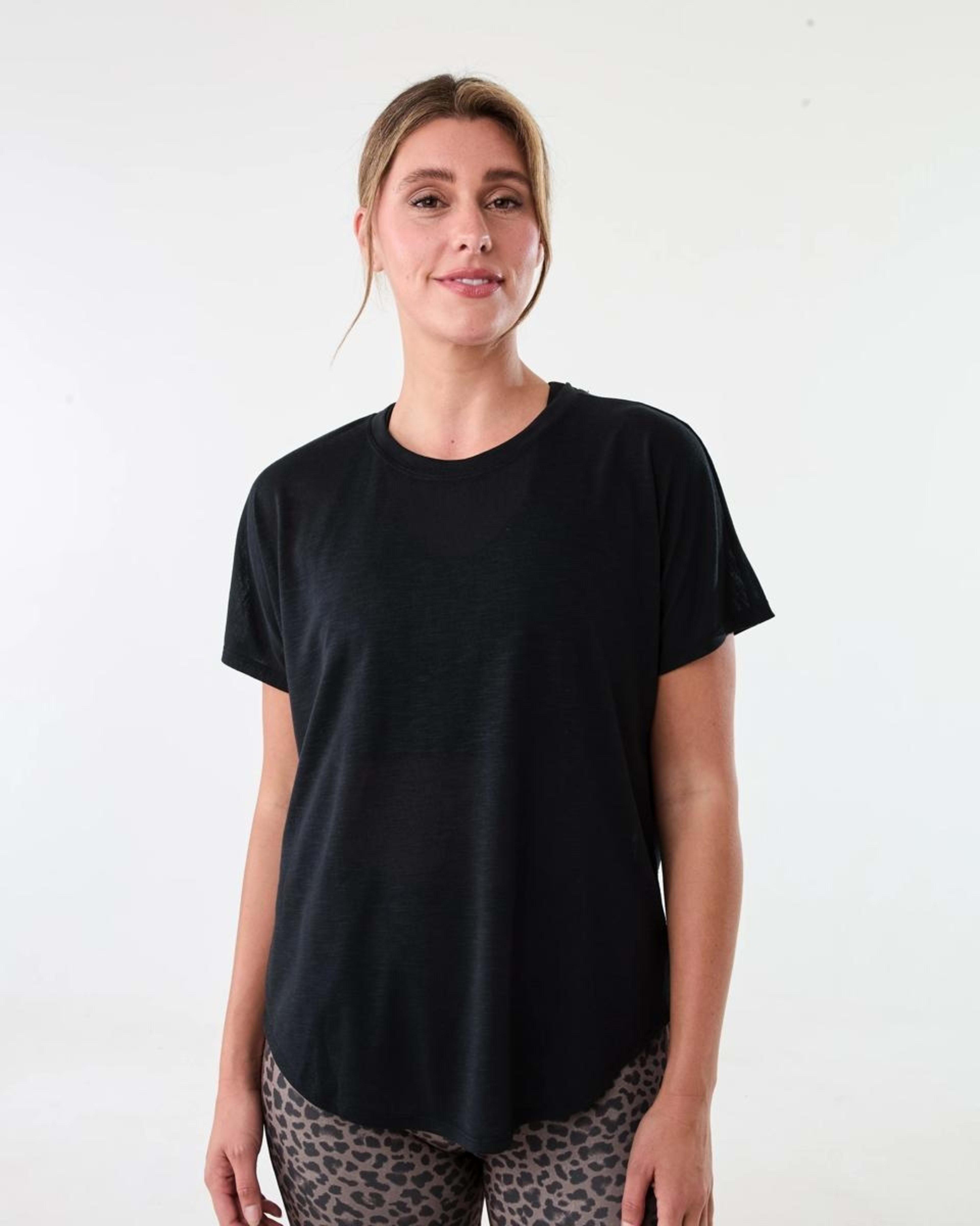 1 Active Womens Relax Sleeve T-shirt BLACK, 1 of 5