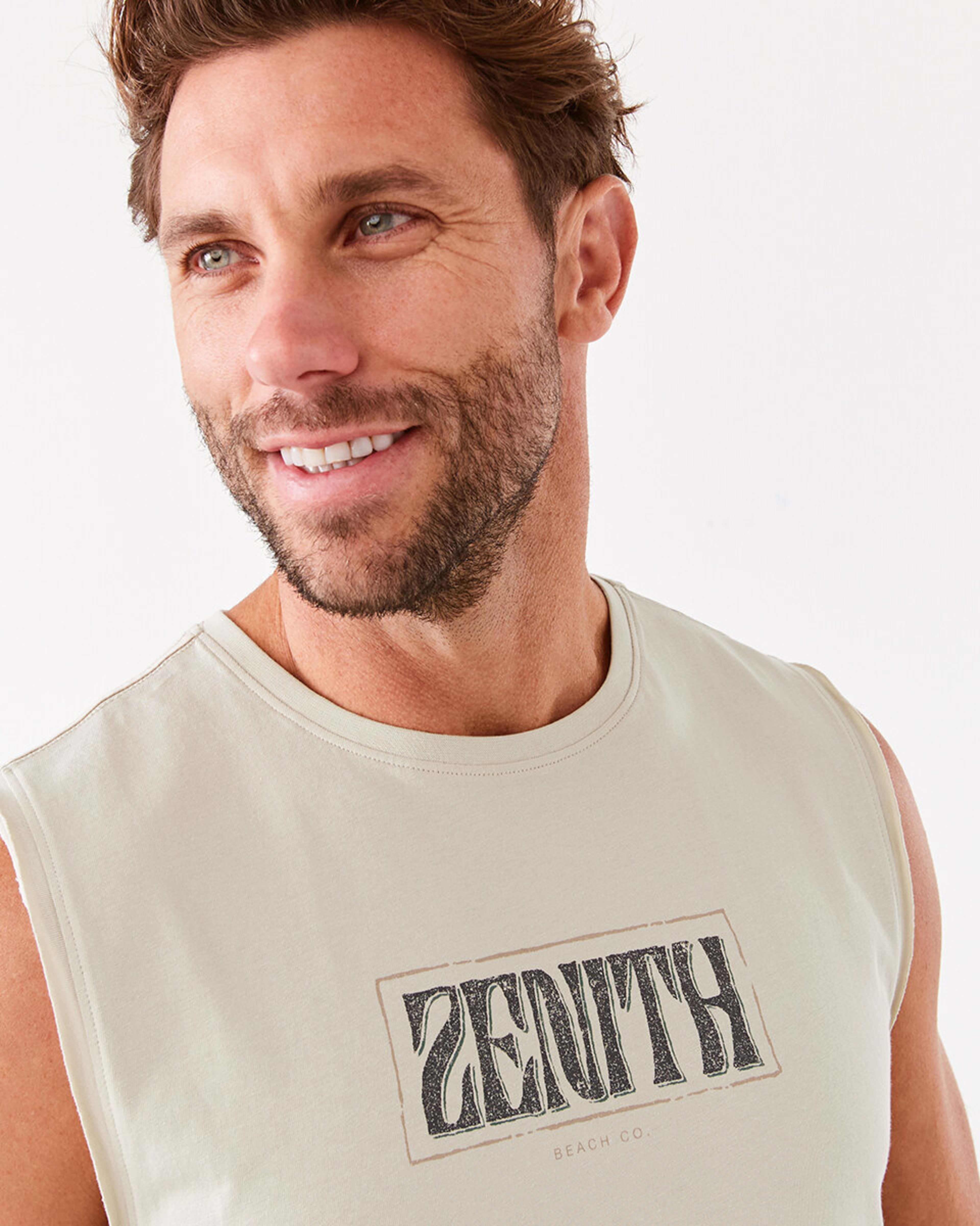 4 Graphic Curved Hem Muscle Bge Pelcan, 4 of 7