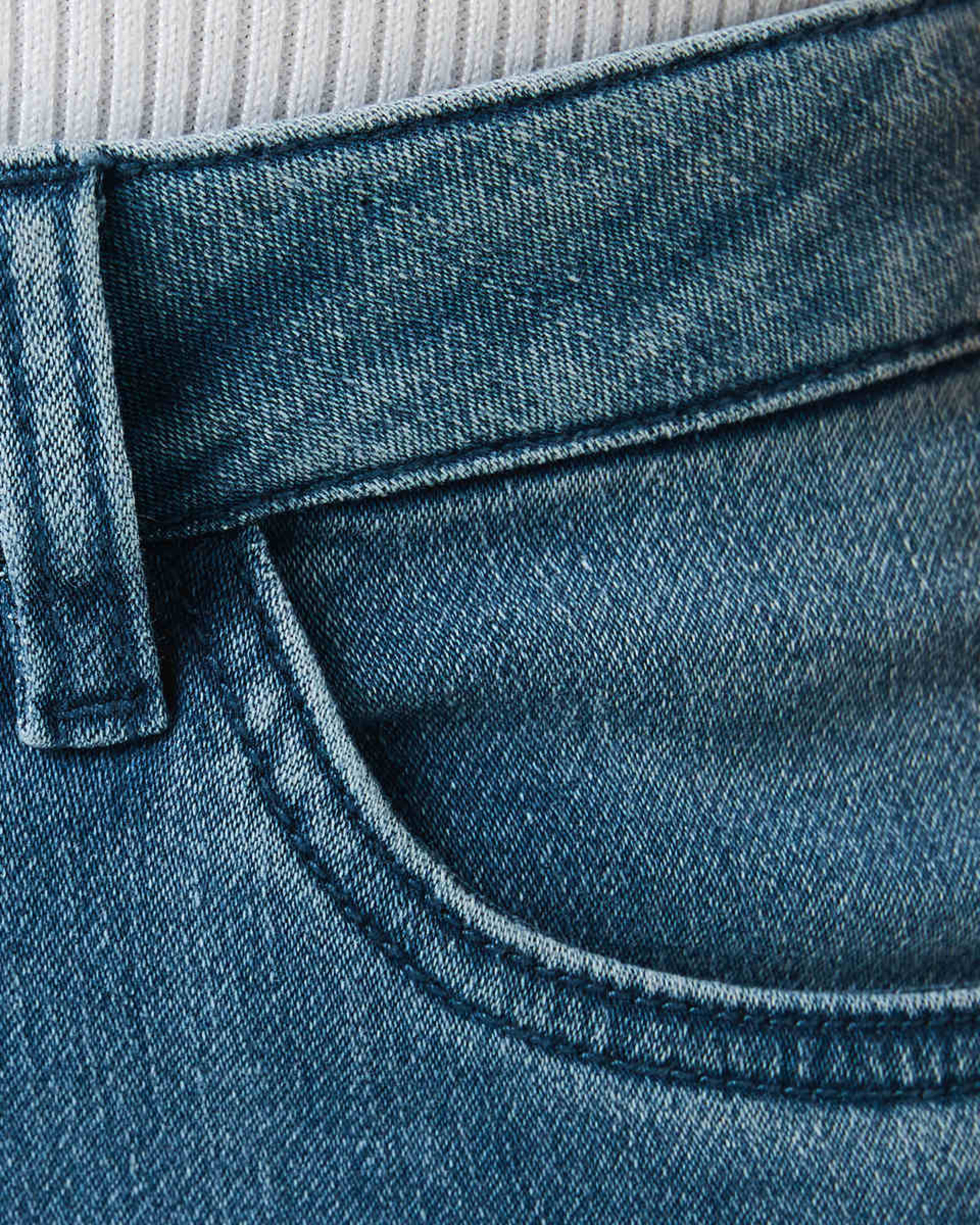 5 Boyfriend Jeans Mid Wash, 5 of 5