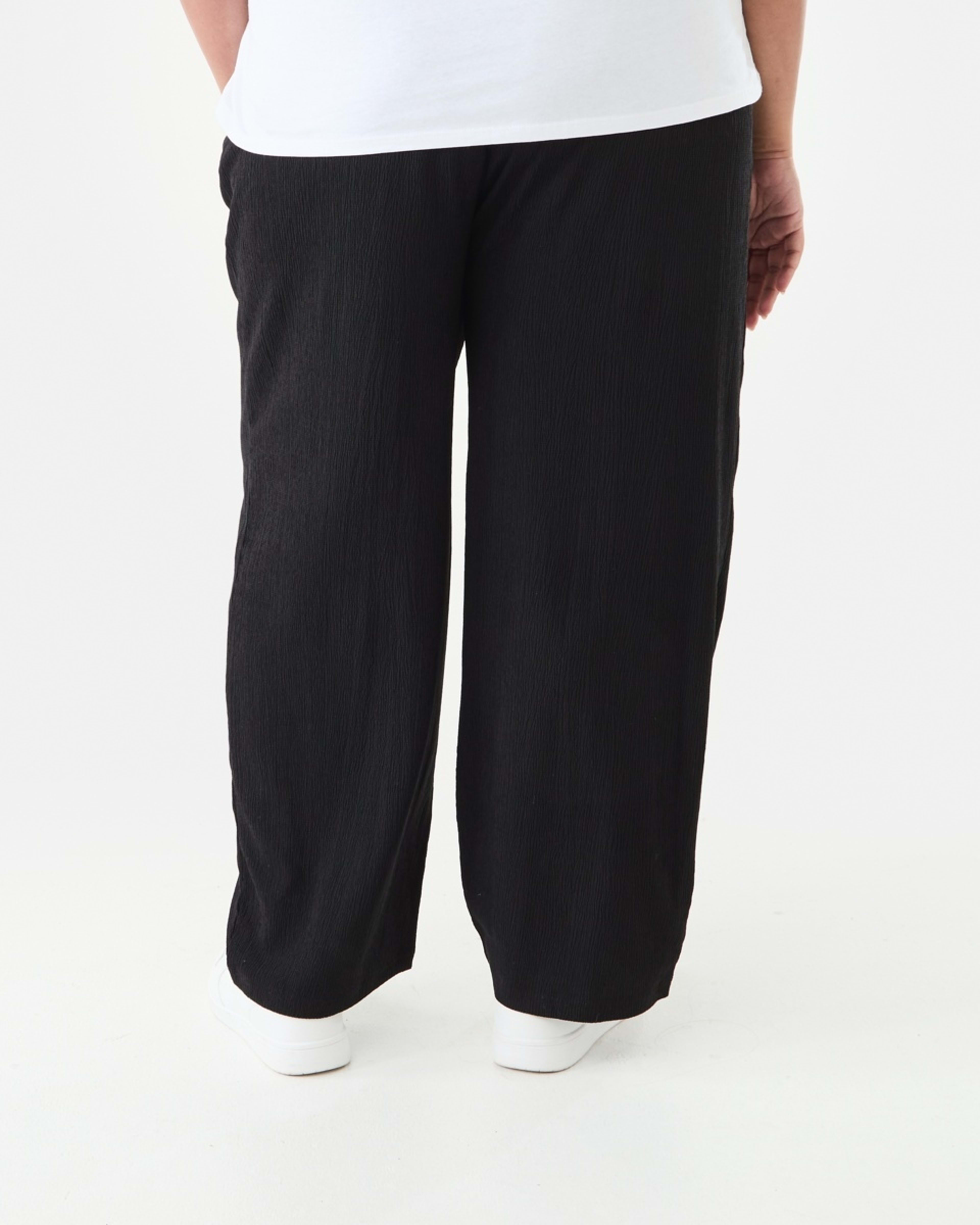 3 Curve Textured Knit Pants Black, 3 of 5