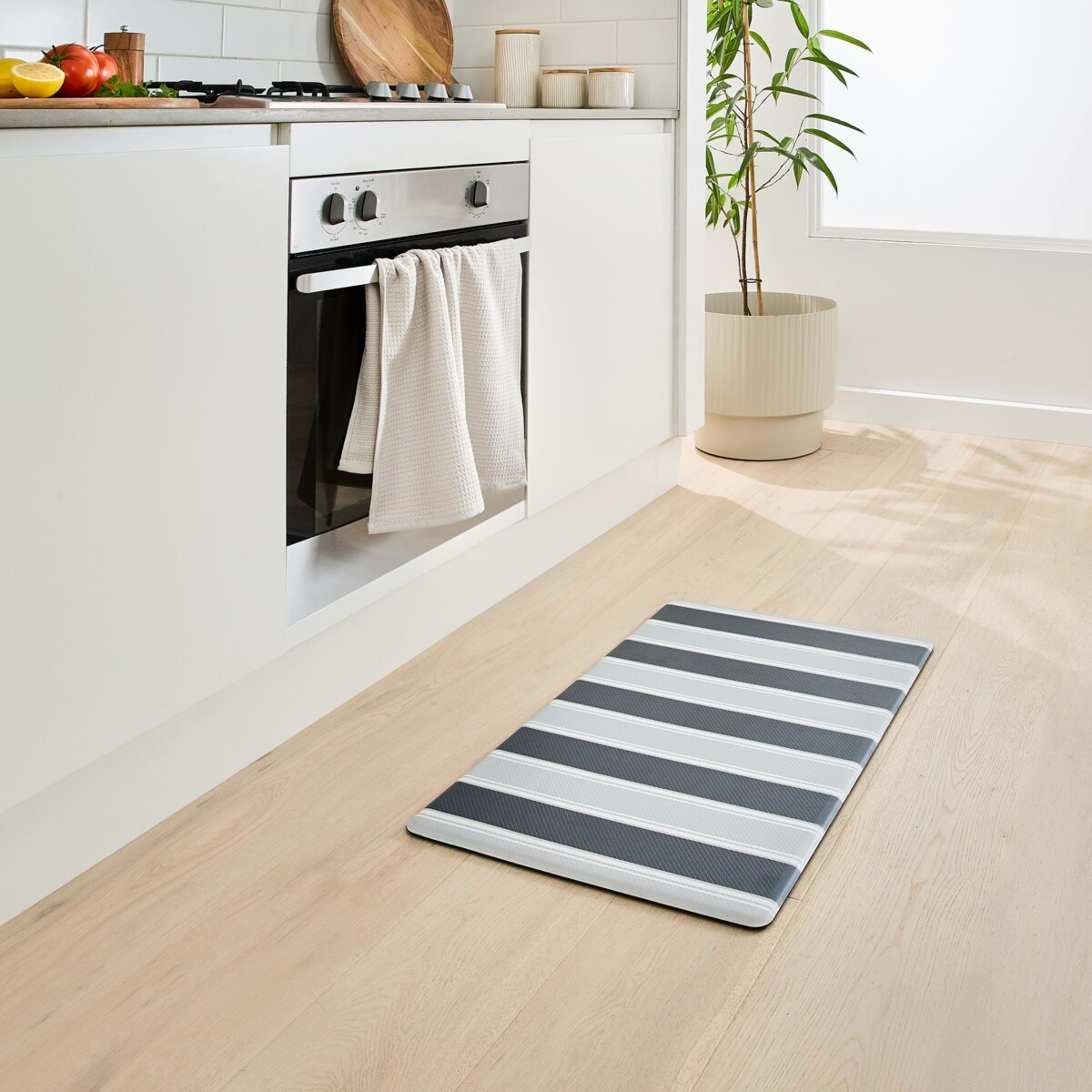 1 Kitchen Mat - Grey Stripe