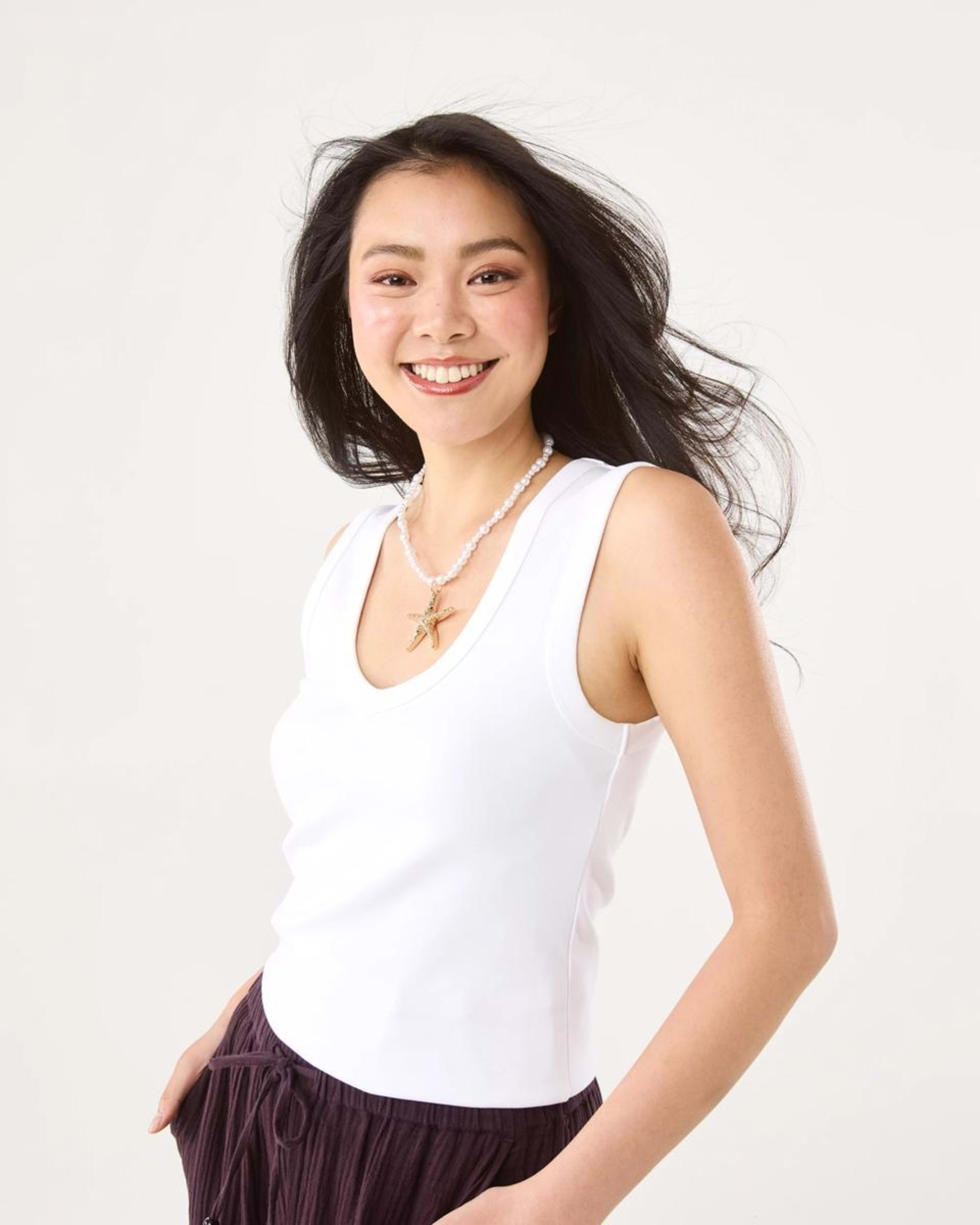 7 Sleeveless Elevated V-Neck Top White, 7 of 7